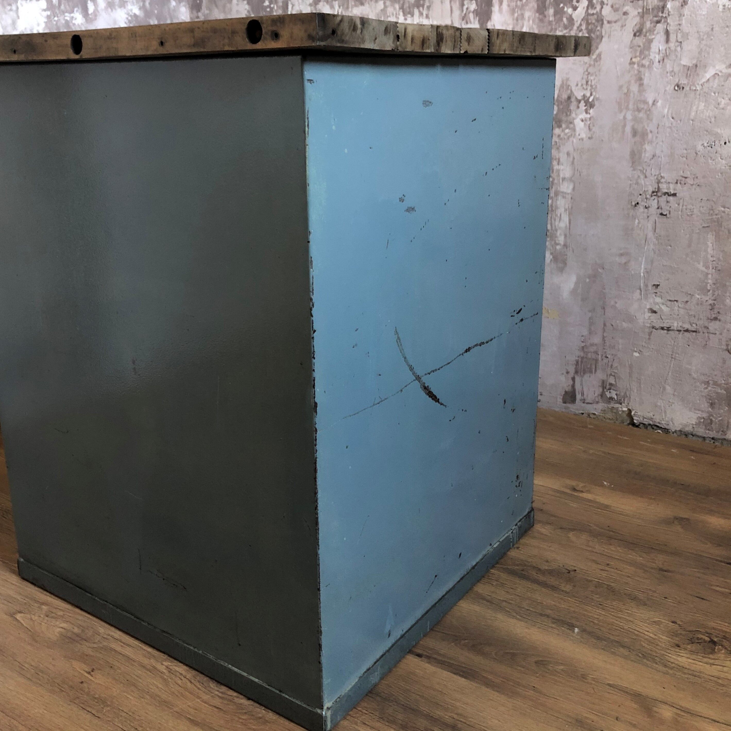 Workshop furniture with drawers, metal and wood
