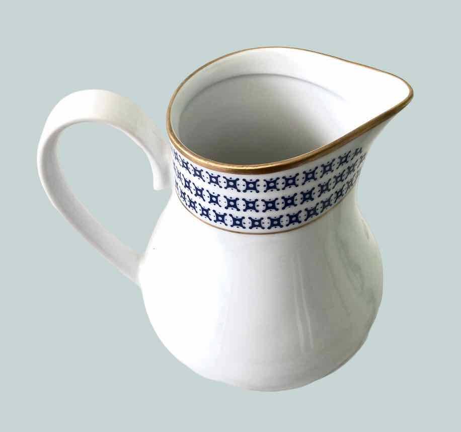 Pichet en porcelaine allemande
