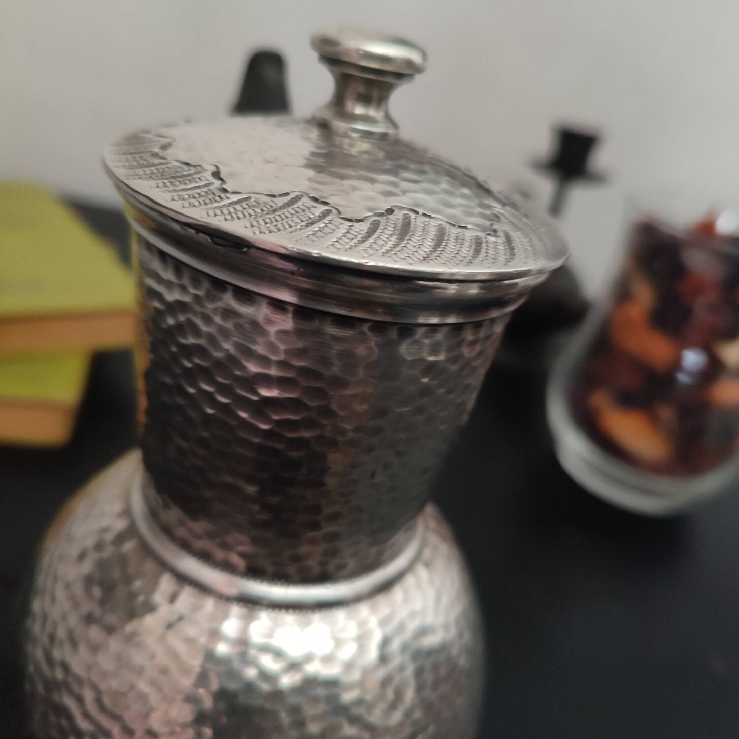 Antique english pewter hammered sheffield a la reine teapot hammered metal