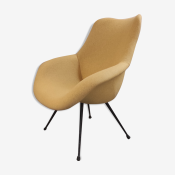 Fauteuil jaune circa 1960