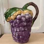 Pichet vintage en barbotine grappe de raisin