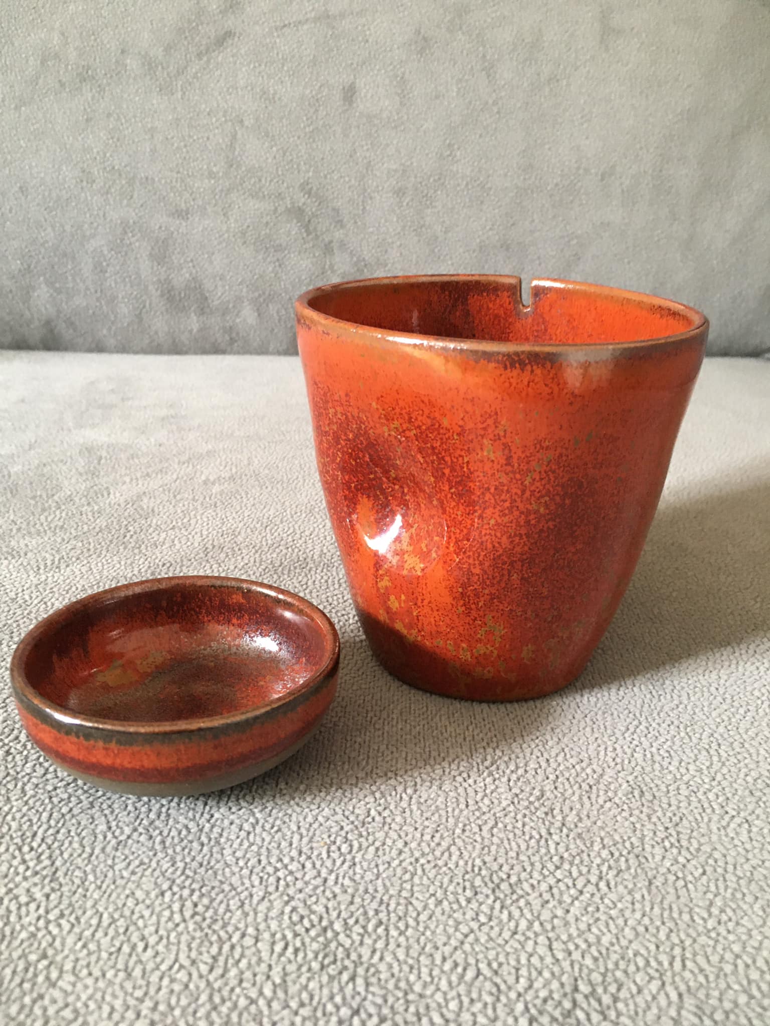 Tasse à thé et coupelle en grès émaillé