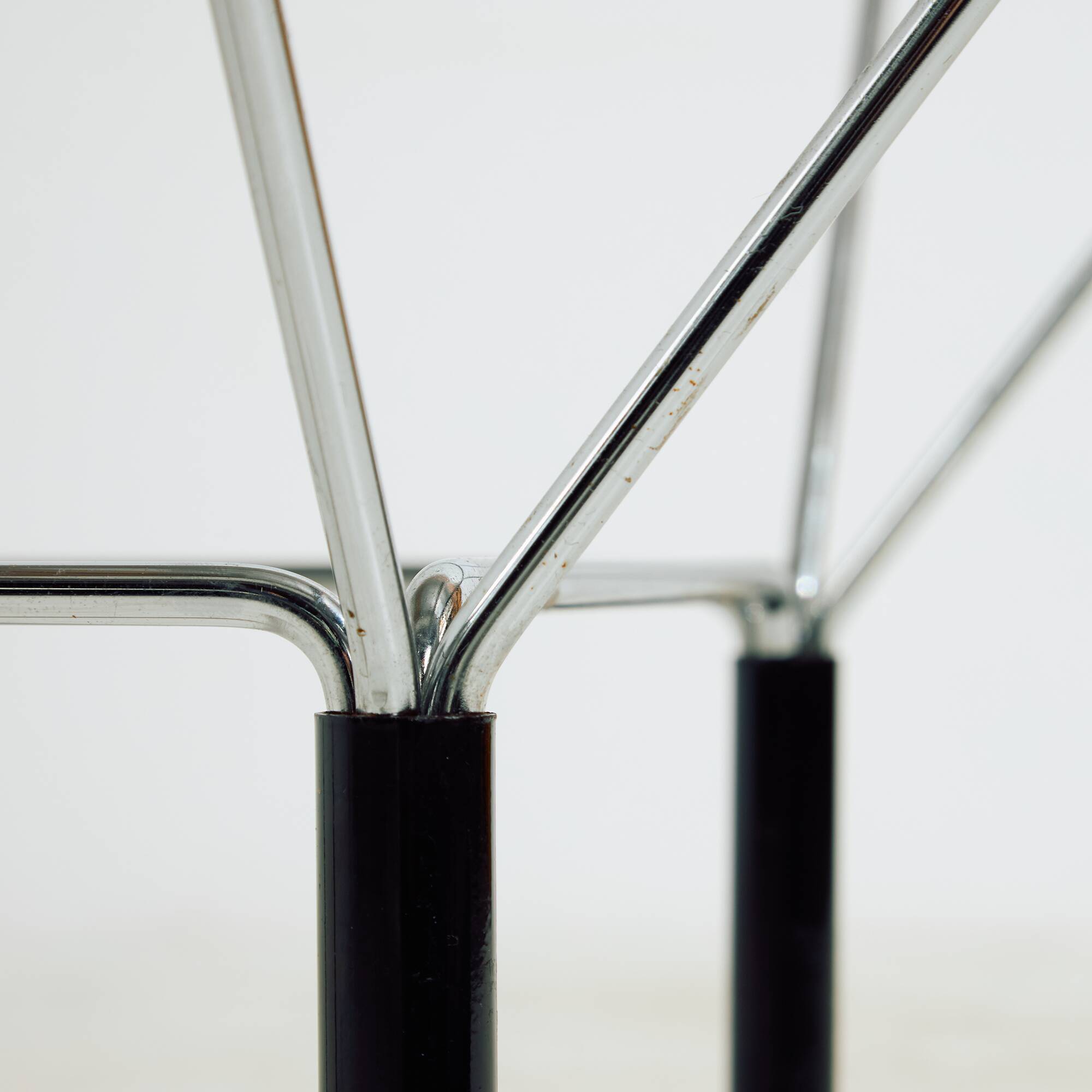 MK10078 Metal and glass coffee table by Niels Bendtsen