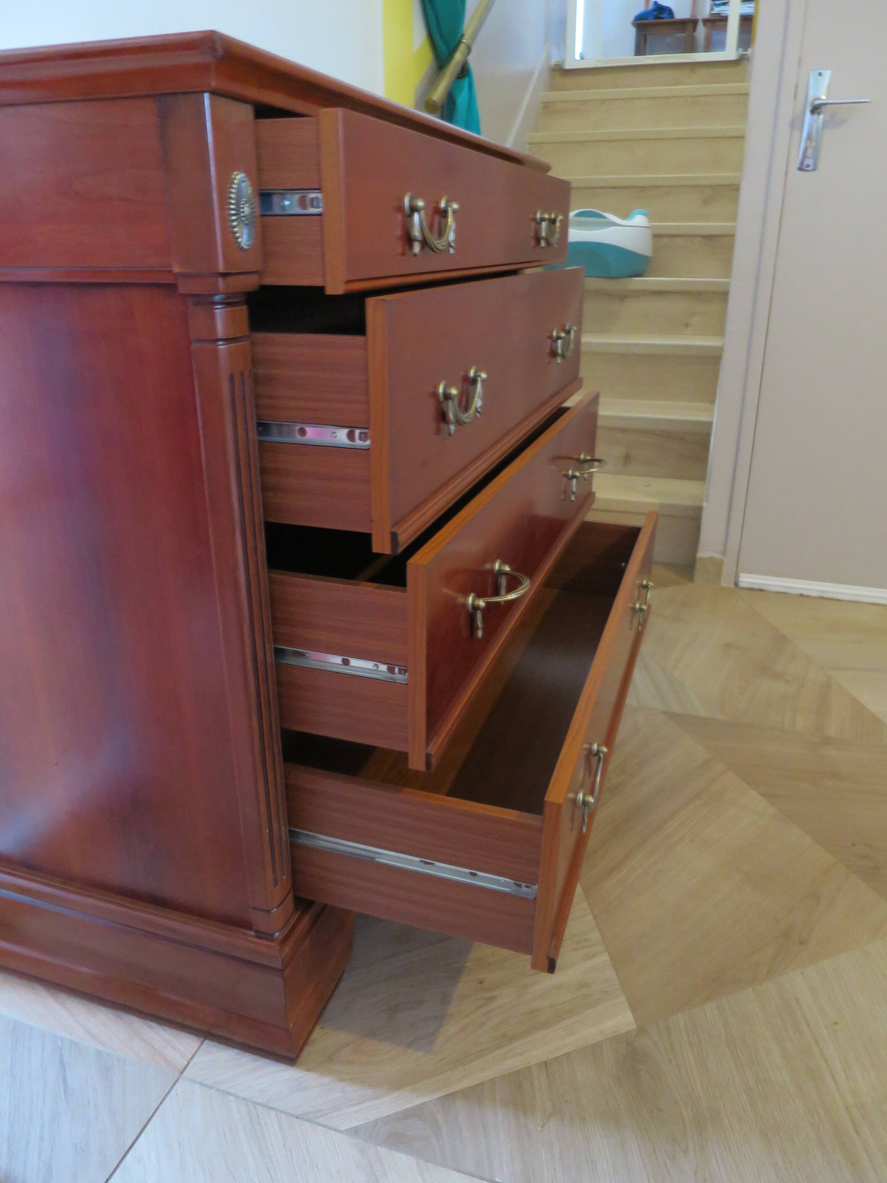 Commode 4 tiroirs – Teinte merisier – Imitation Style Empire – Années 80