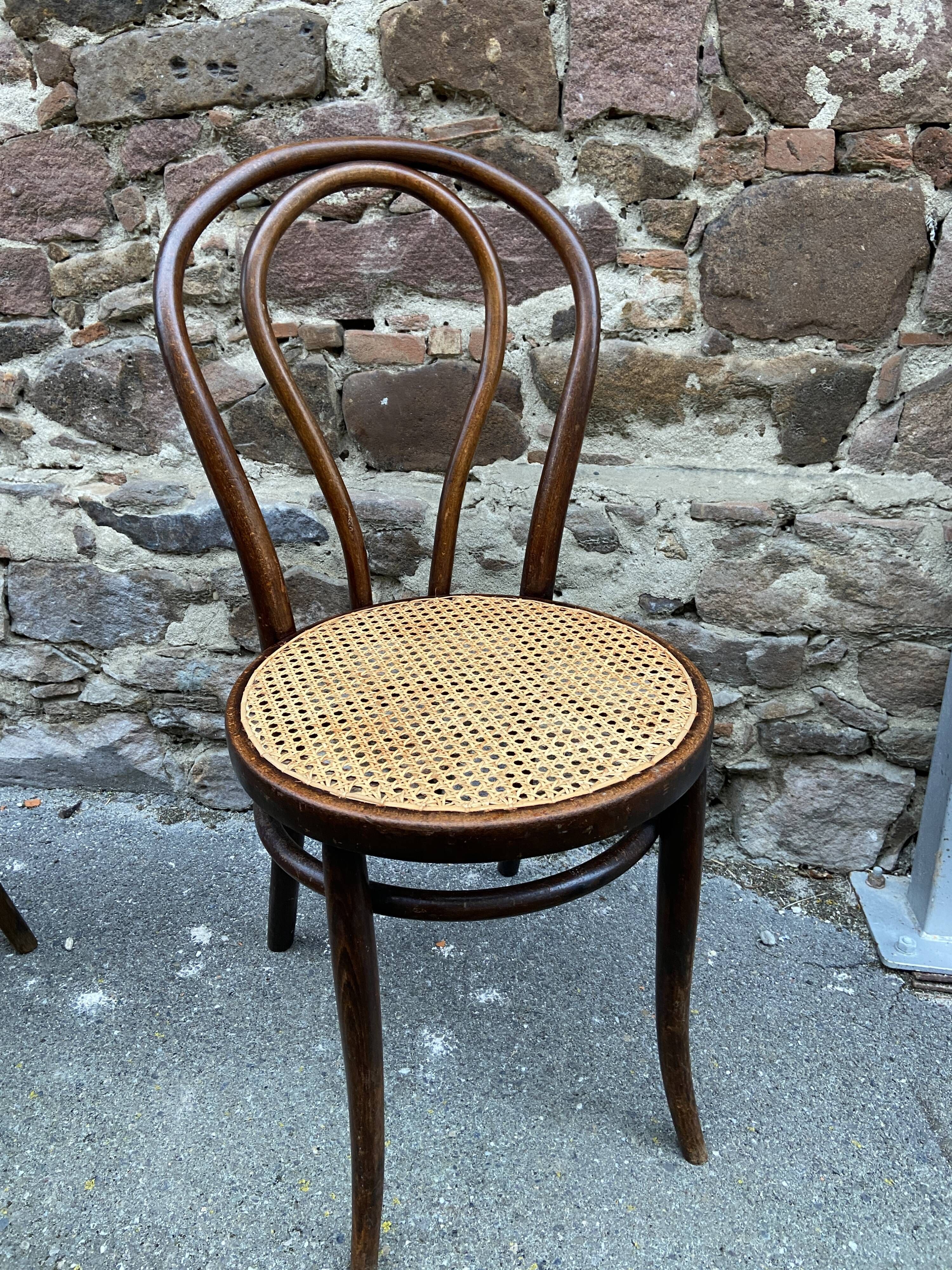 Set of 6 Thonet Fischel restaurant bistro chairs mismatch curved wood