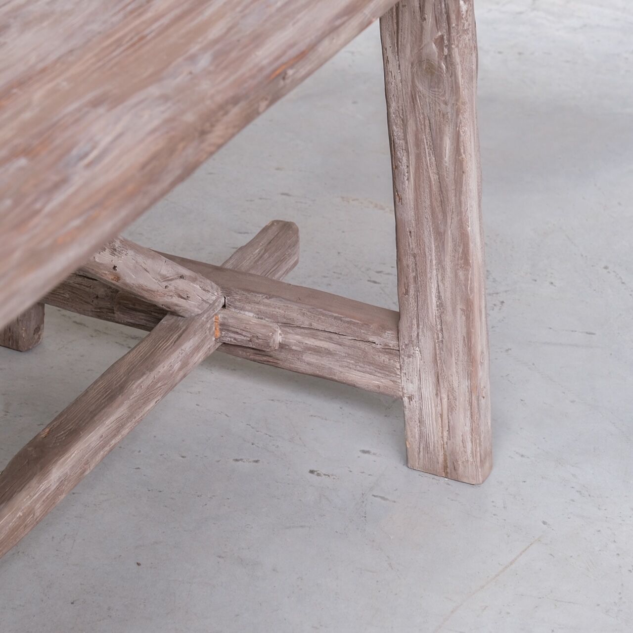 Console en pin teinté Belgique