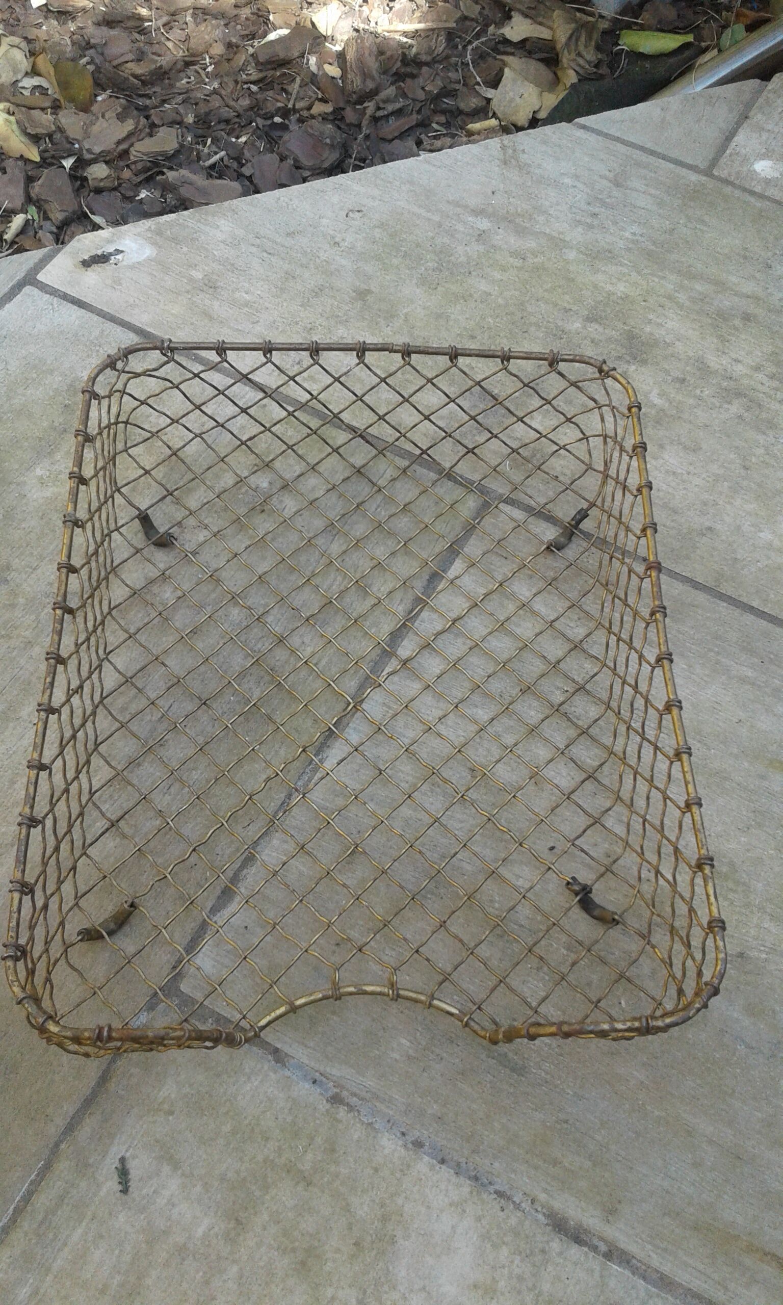 2 mail baskets 40/50