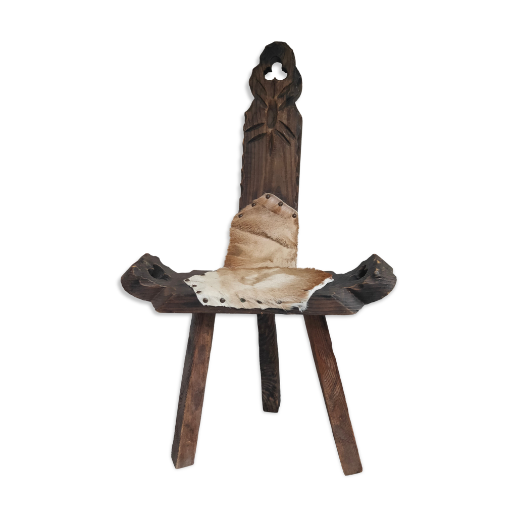 Chaise tripode brutaliste espagnol en bois et peau de chèvre Selency
