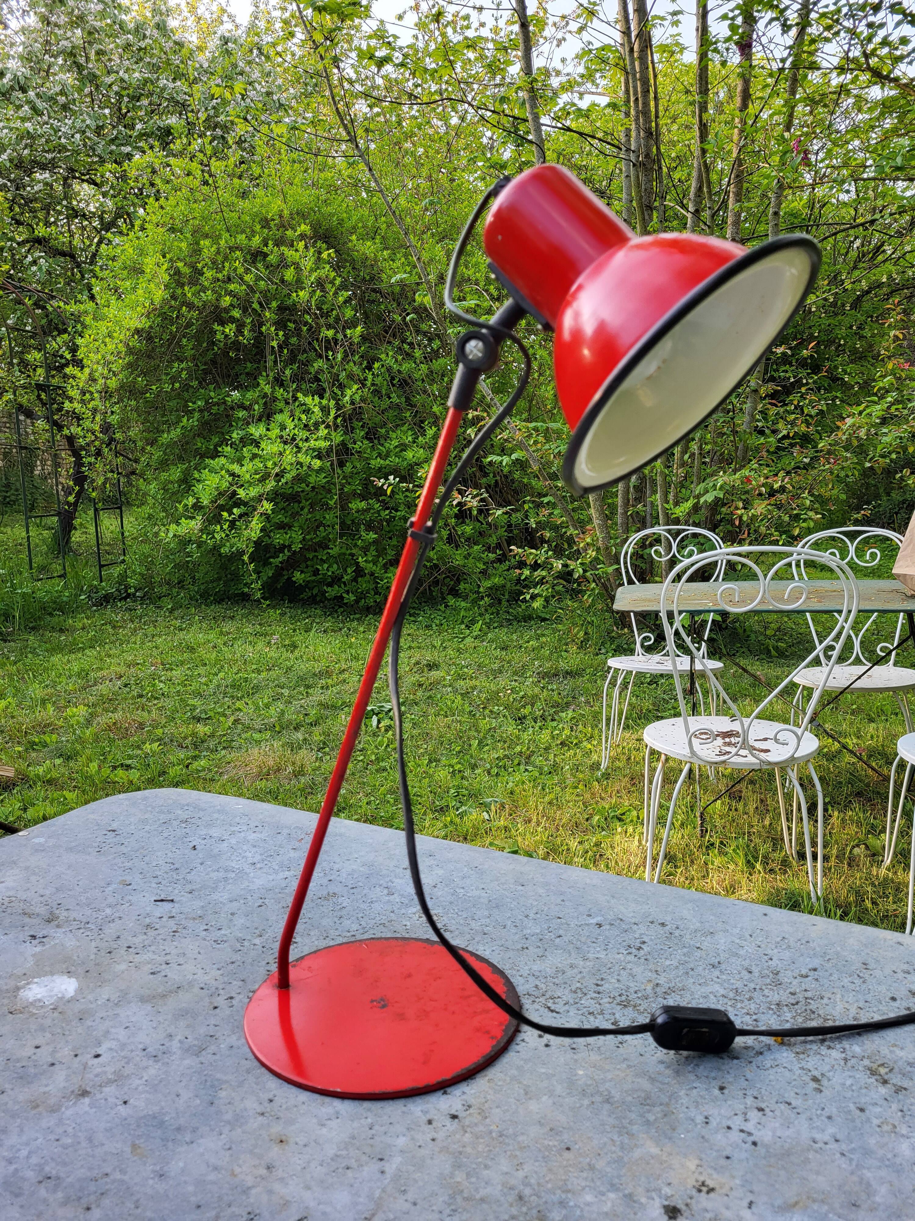 Desk lamp vintage red lacquered metal