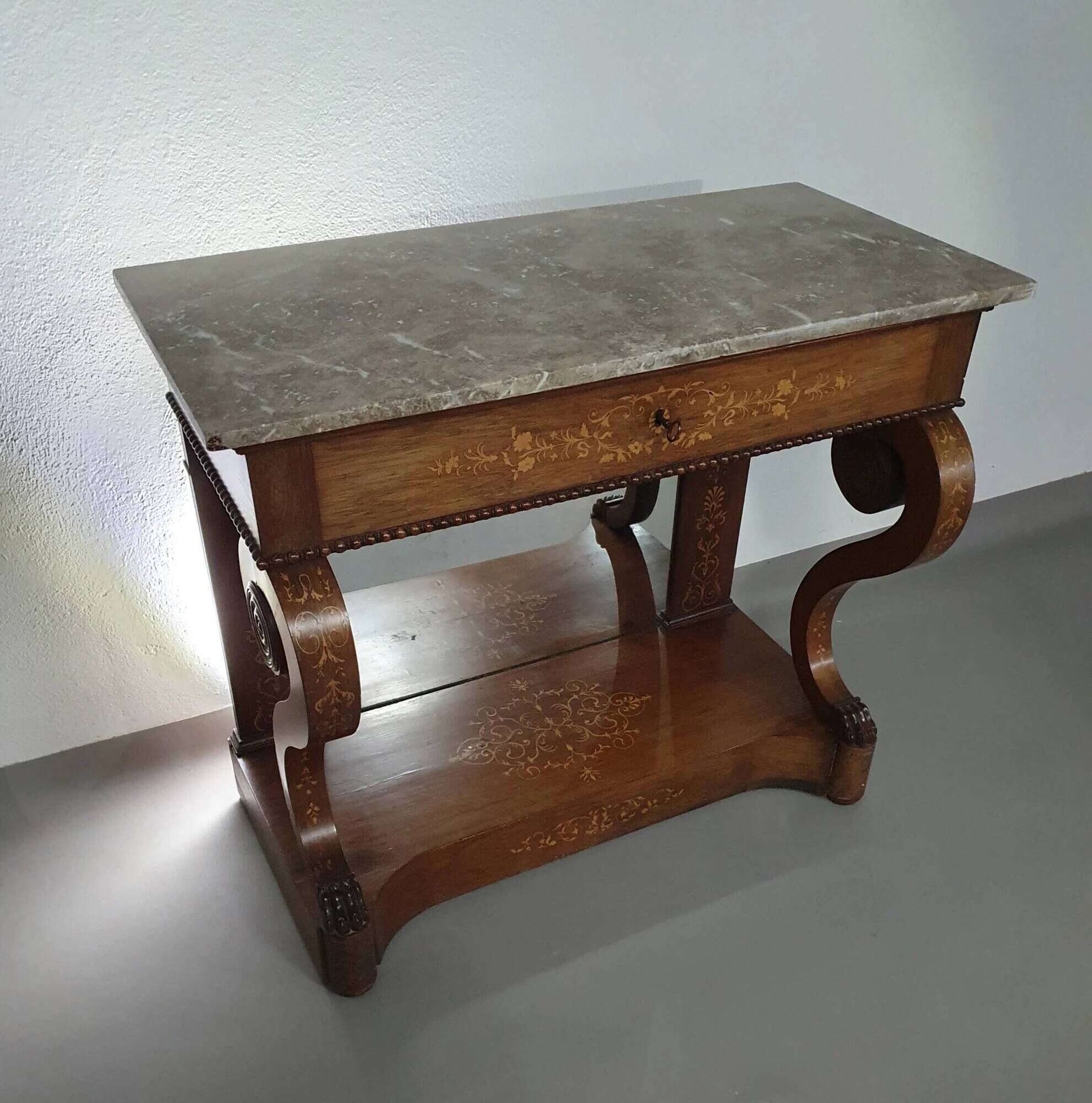 Trumeau / table d'appoint français des années 1830 avec marqueterie de bois