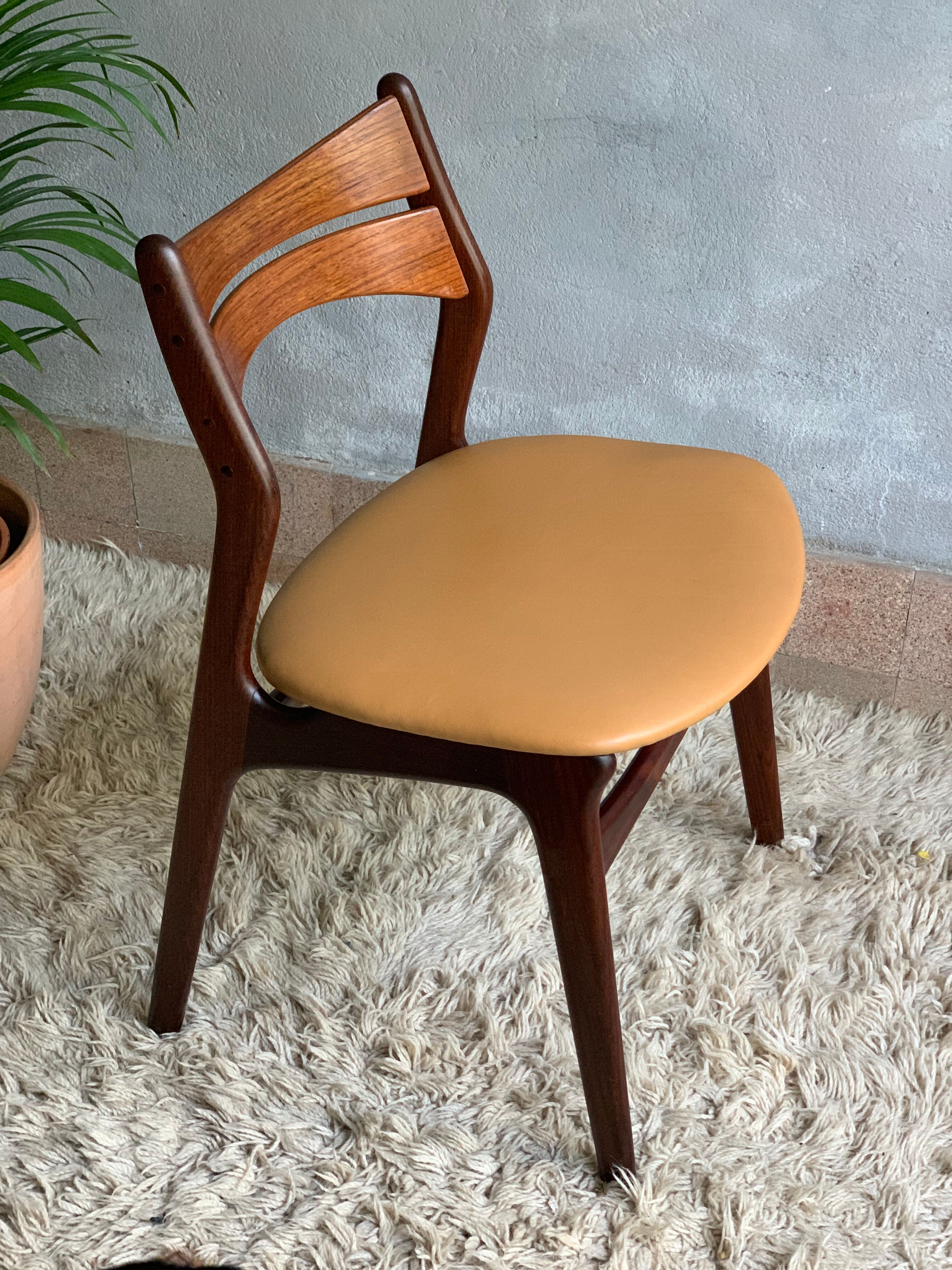 Scandinavian chair Erik Buch in teak and leather