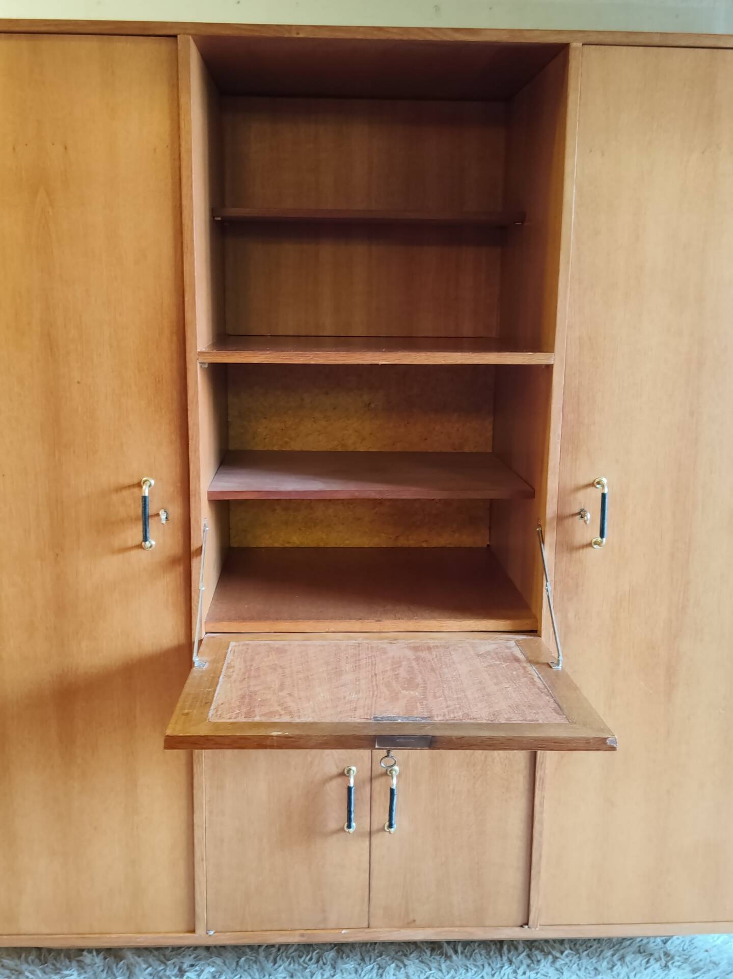 Wooden cabinet with tapered legs - French cabinetmaker - 1960s