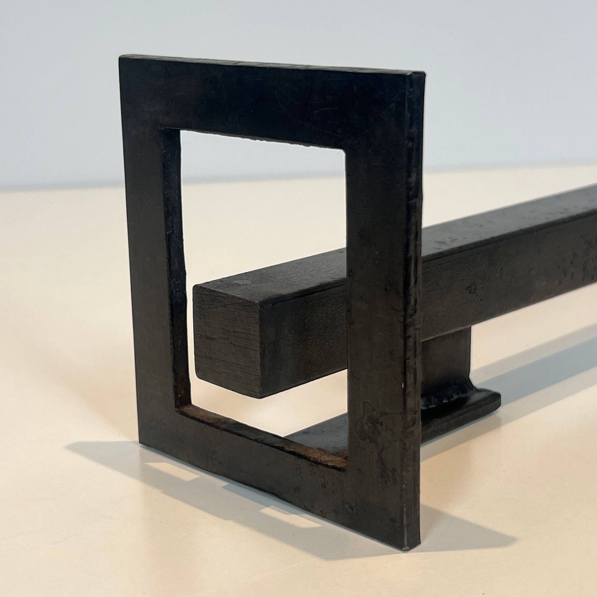 Paire de chenets modernistes en acier et fer forgé