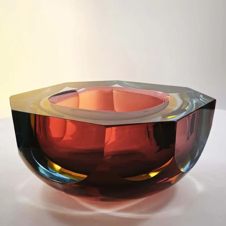 1960s Octagonal Multi-faceted Ashtray in Uranium Murano Glass