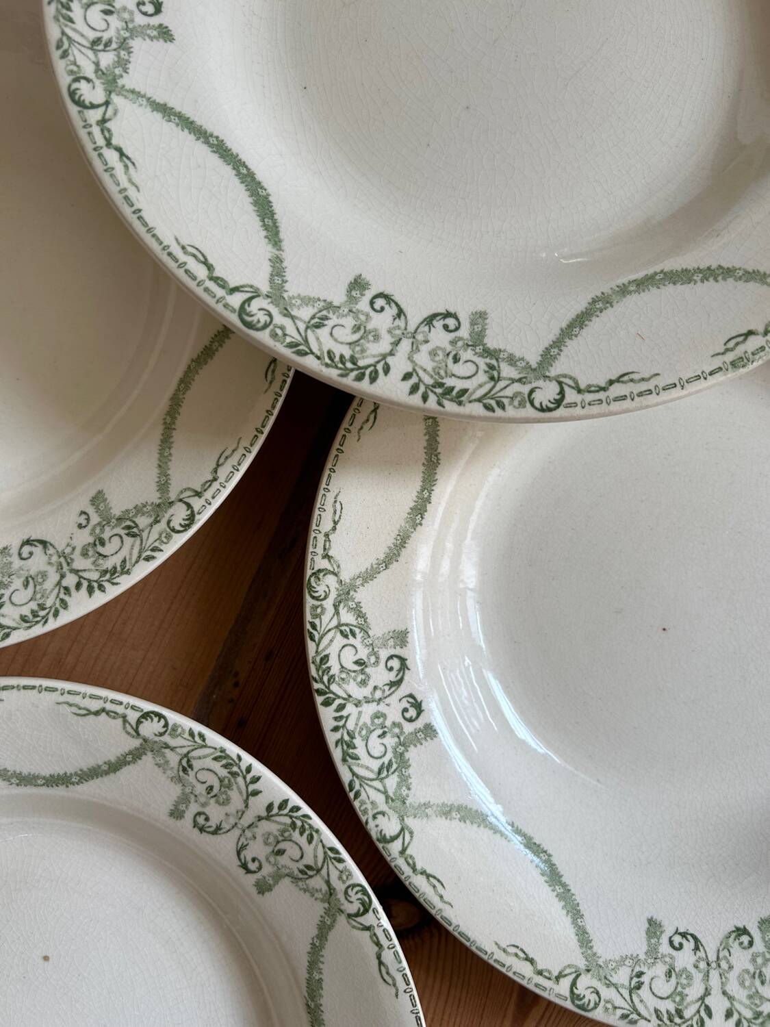 Set of 6 old soup plates