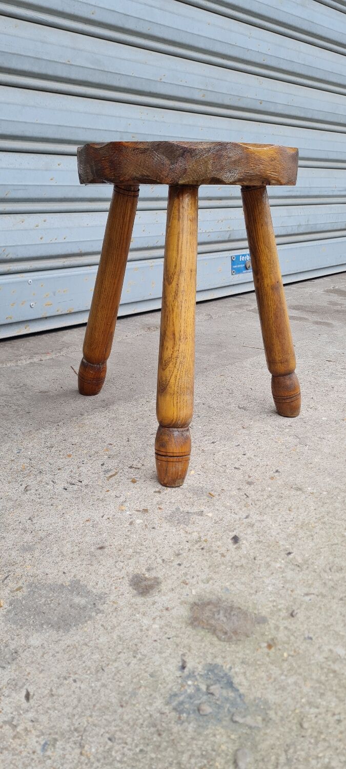 Tripod stool