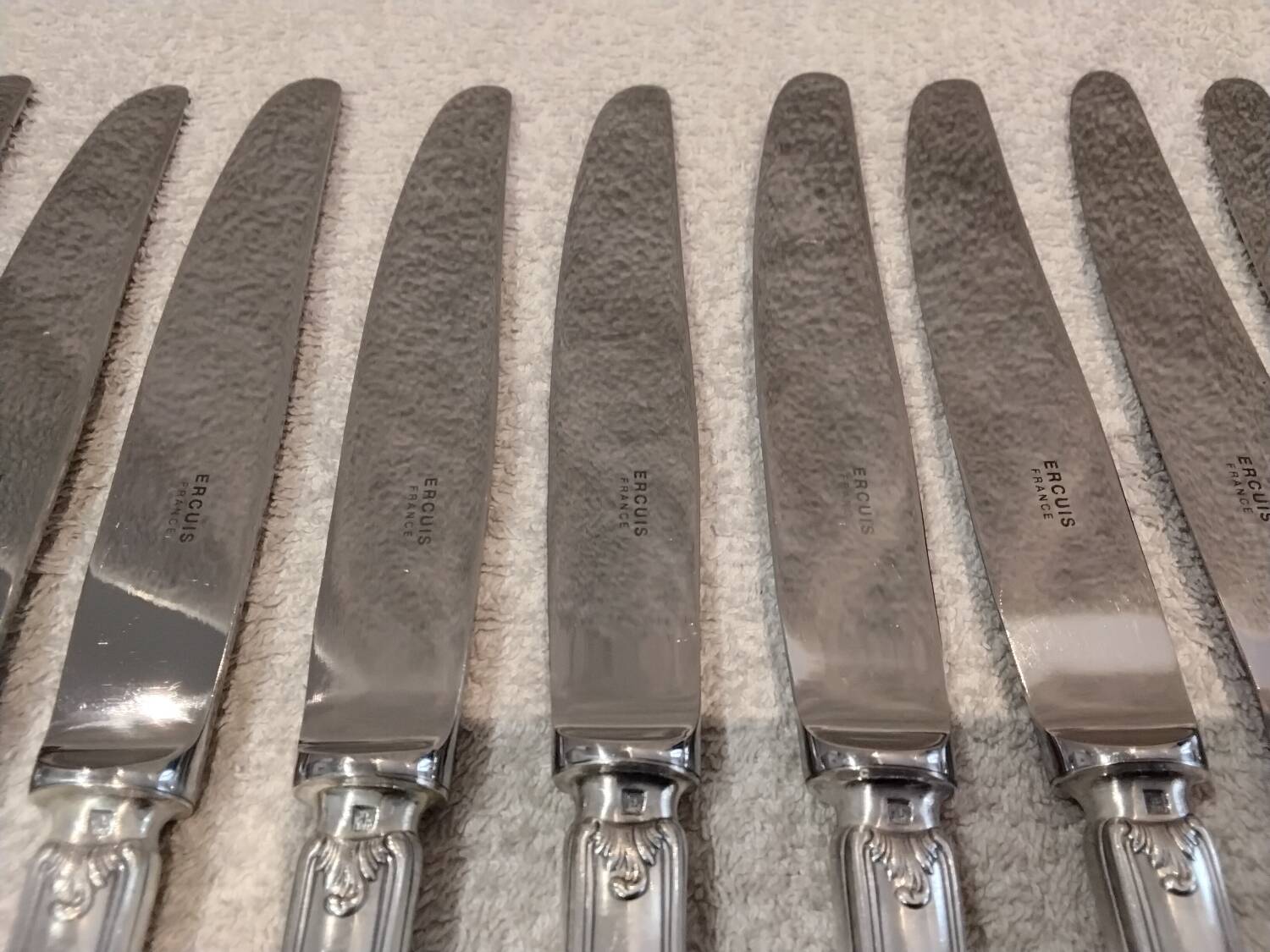 12 silver-plated metal table knives Ercuis model Dubarry