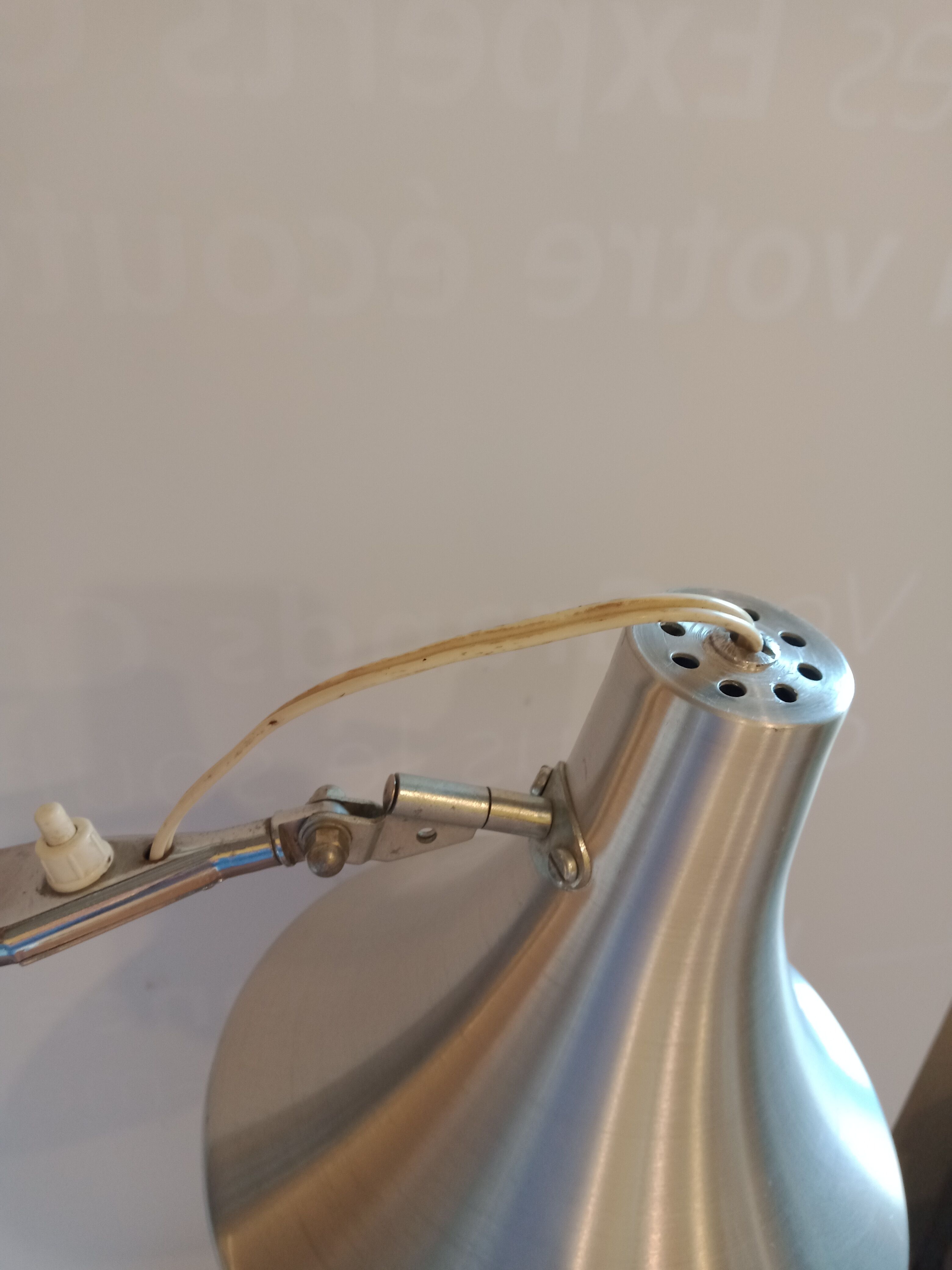 Articulated architect's lamp