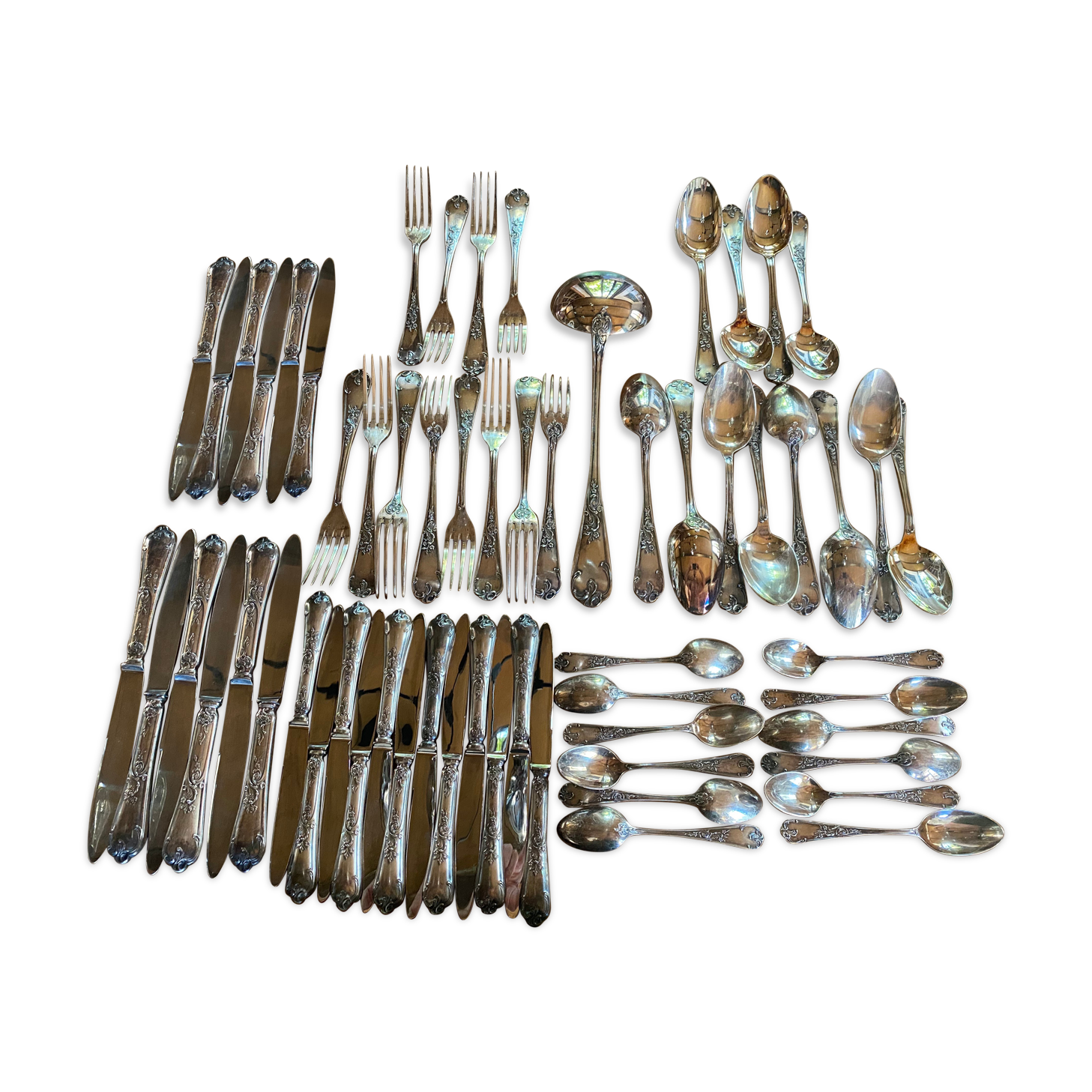 Complete silver metal cutlery housewife for 12 people