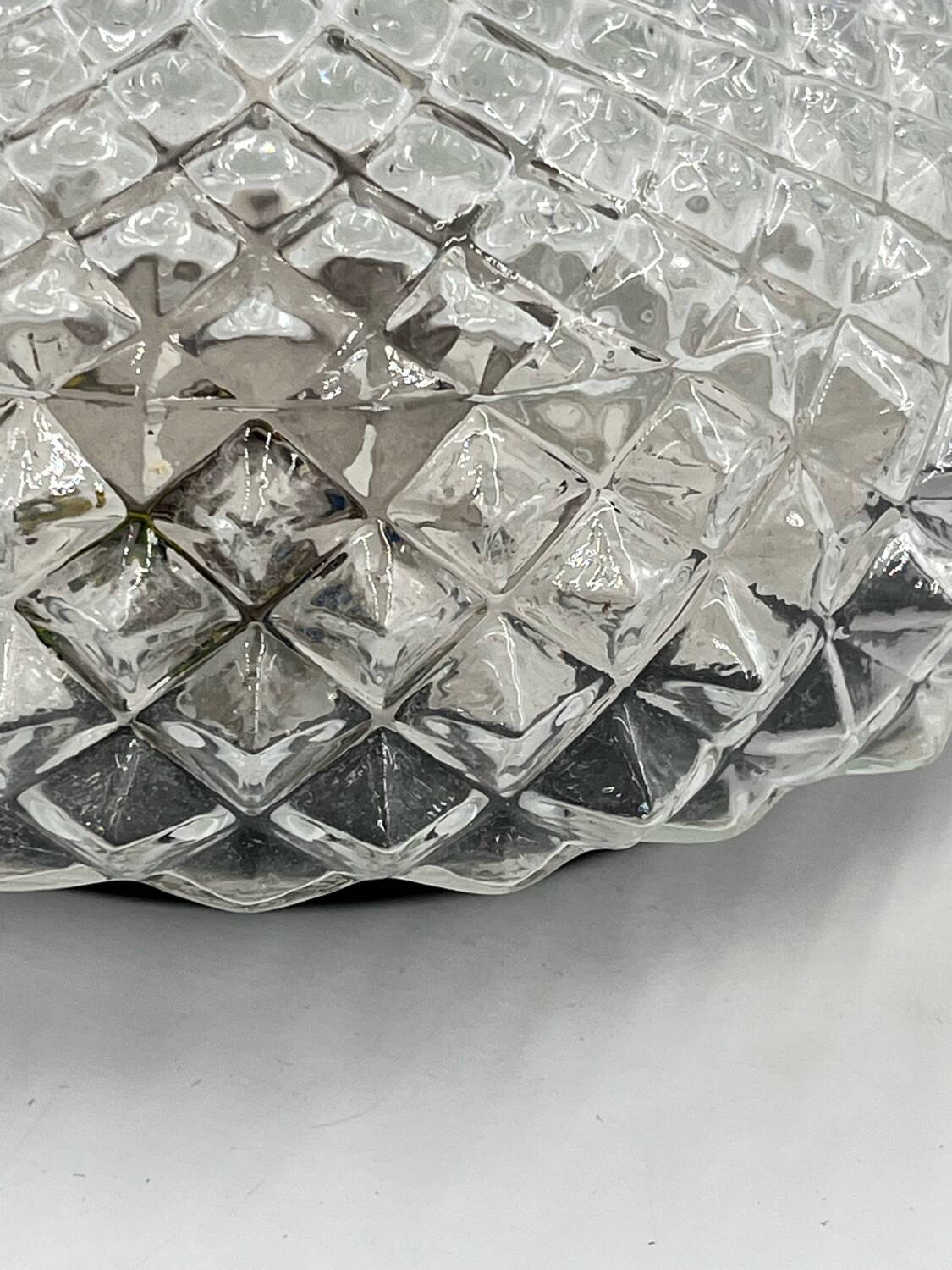 Molded glass ceiling light with pineapple decor