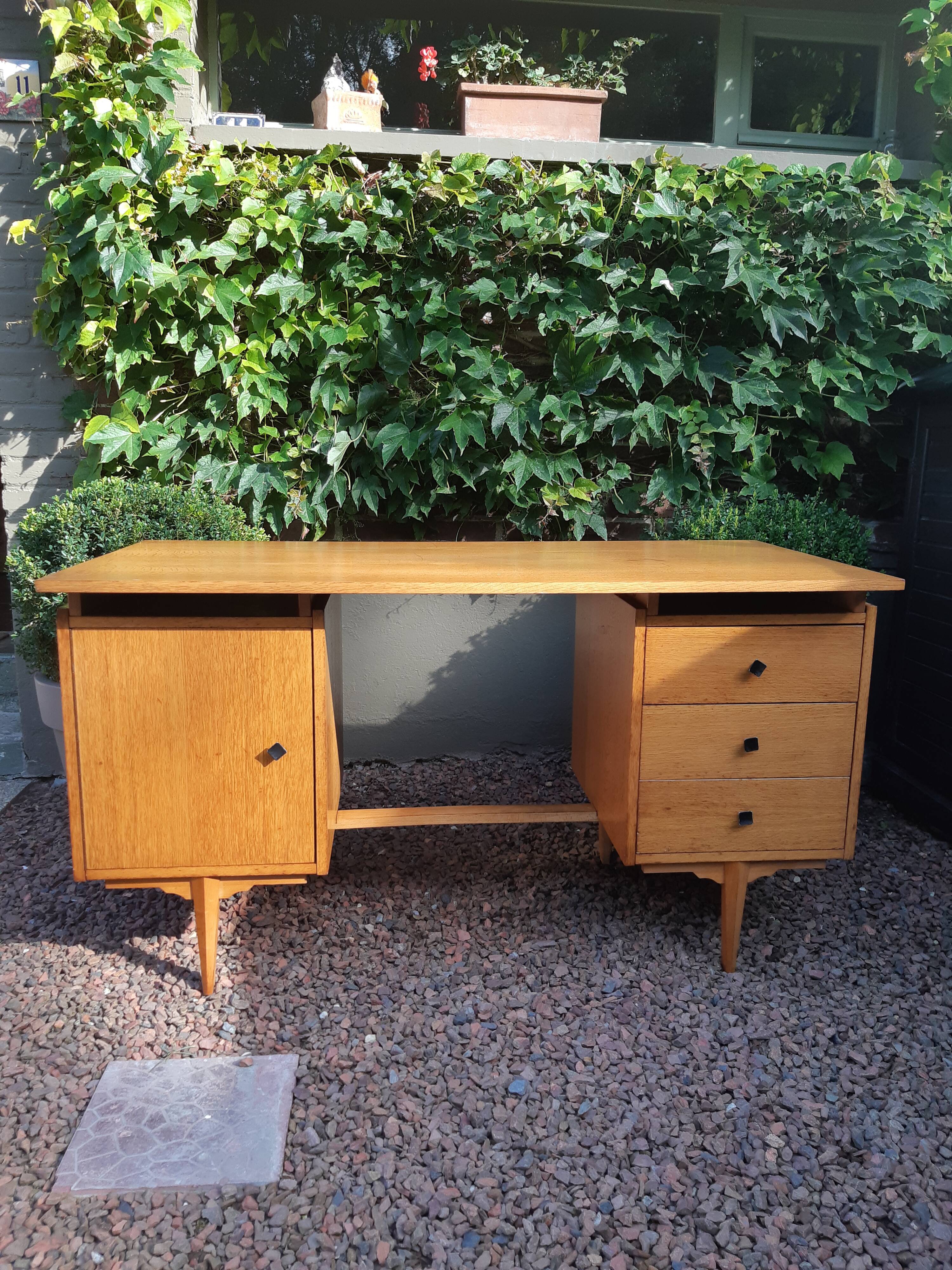 Bureau vintage