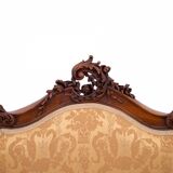 Une paire de fauteuils anciens, France, vers 1870.