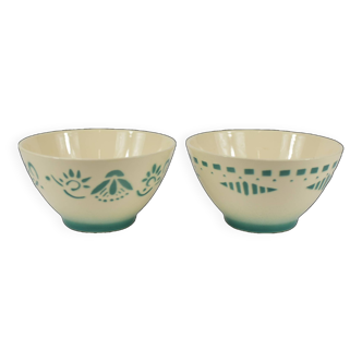 set of 2 old bowls.