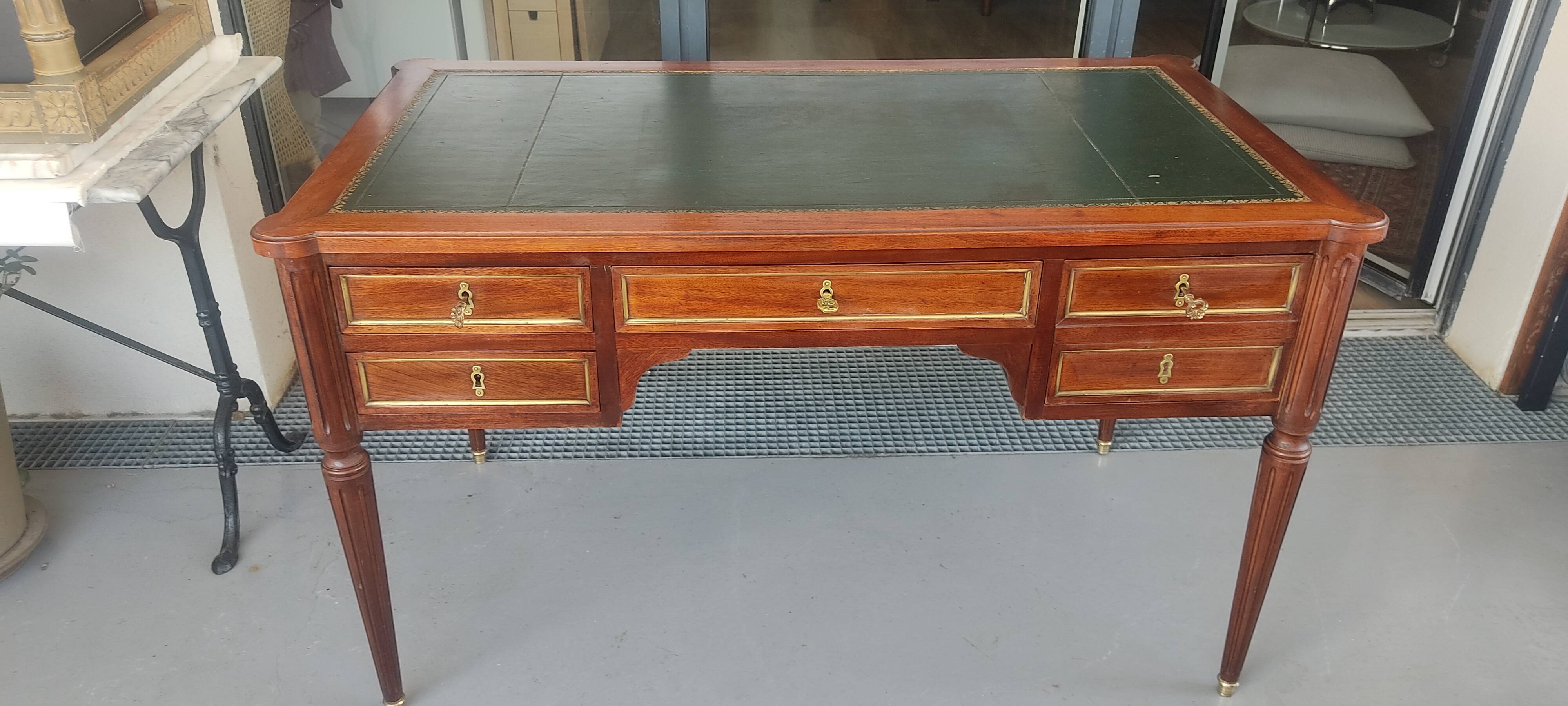 Bureau de style Louis XVI