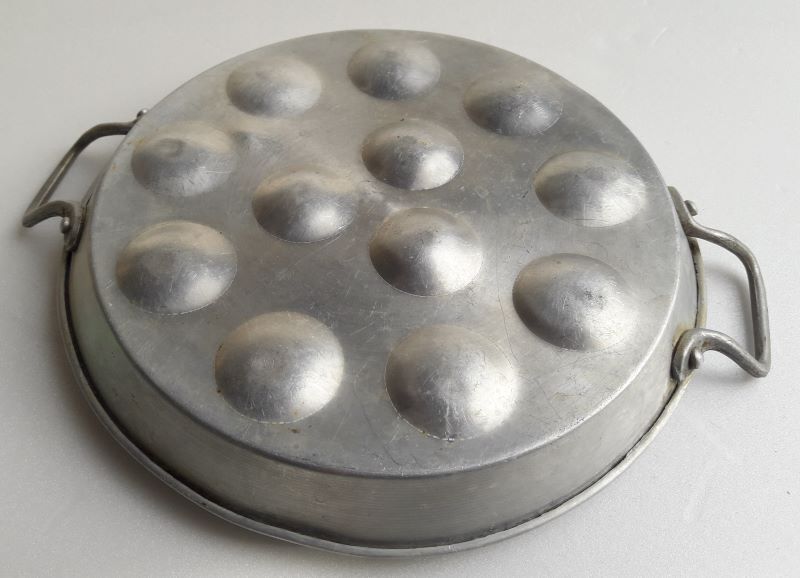 Plat à escargot aluminium vintage