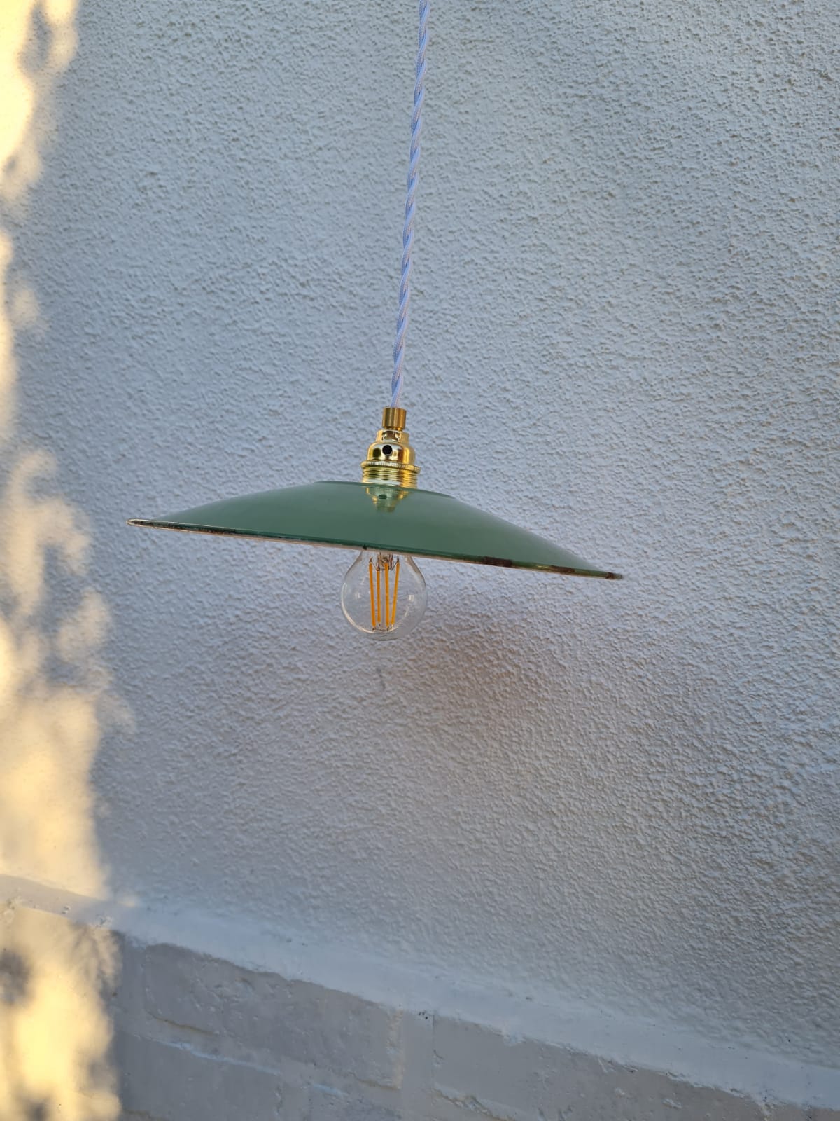 Suspension en tôle émaillée 1950