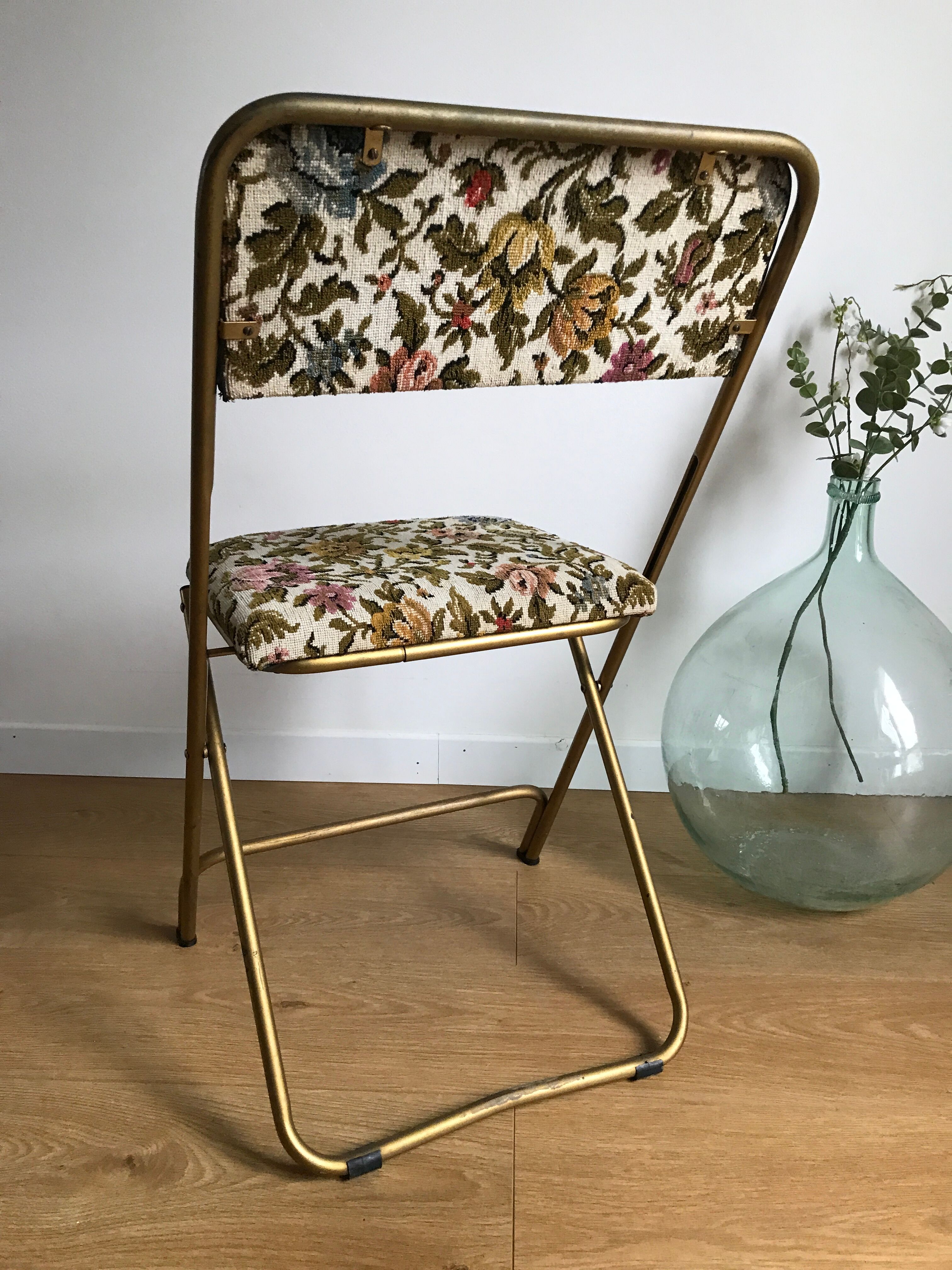 Chaise pliante vintage lafuma chantazur au tissu brodé fleuri