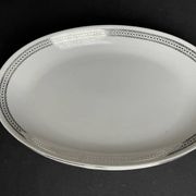 2 plats ovales en porcelaine