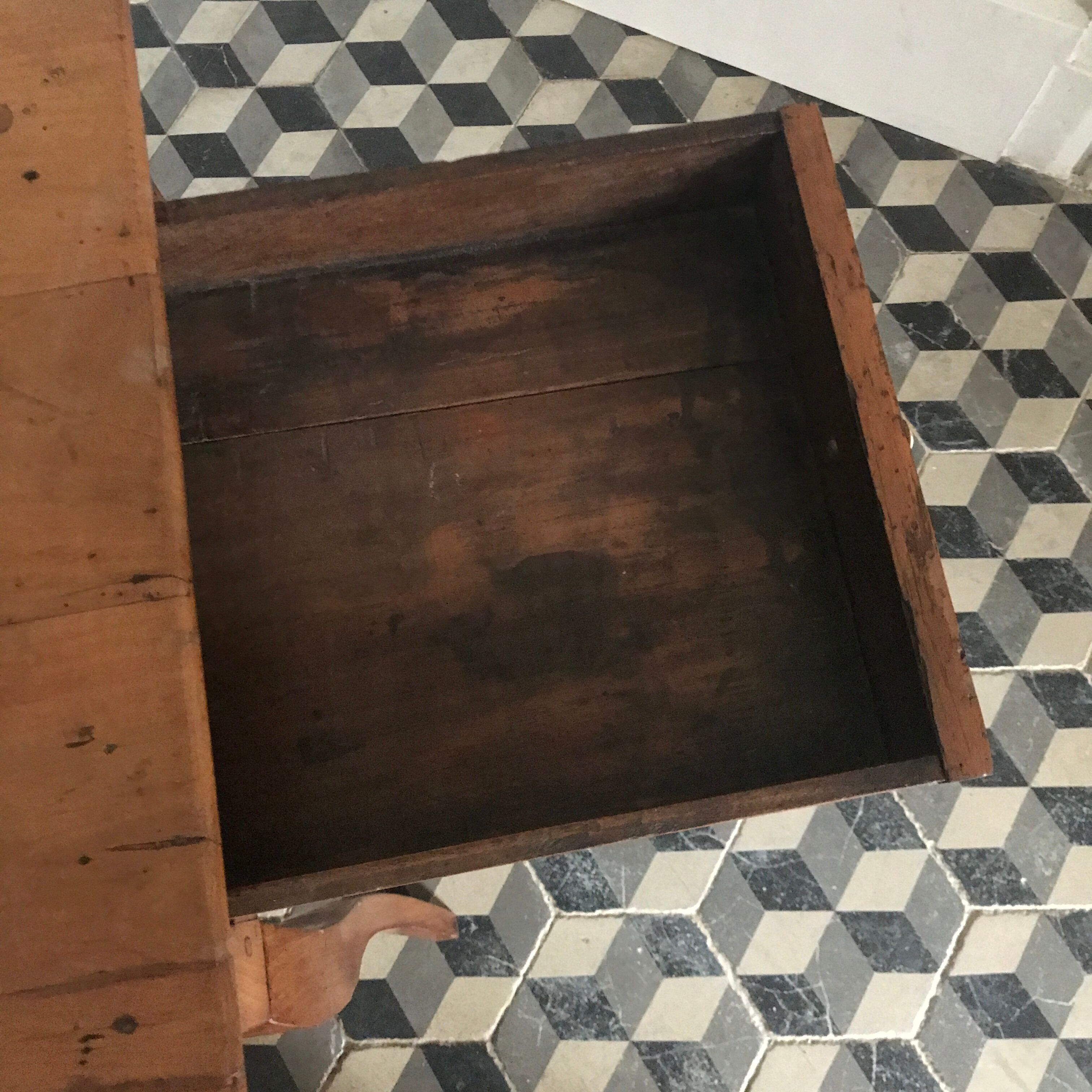 Table d'appoint en bois style Louis XV