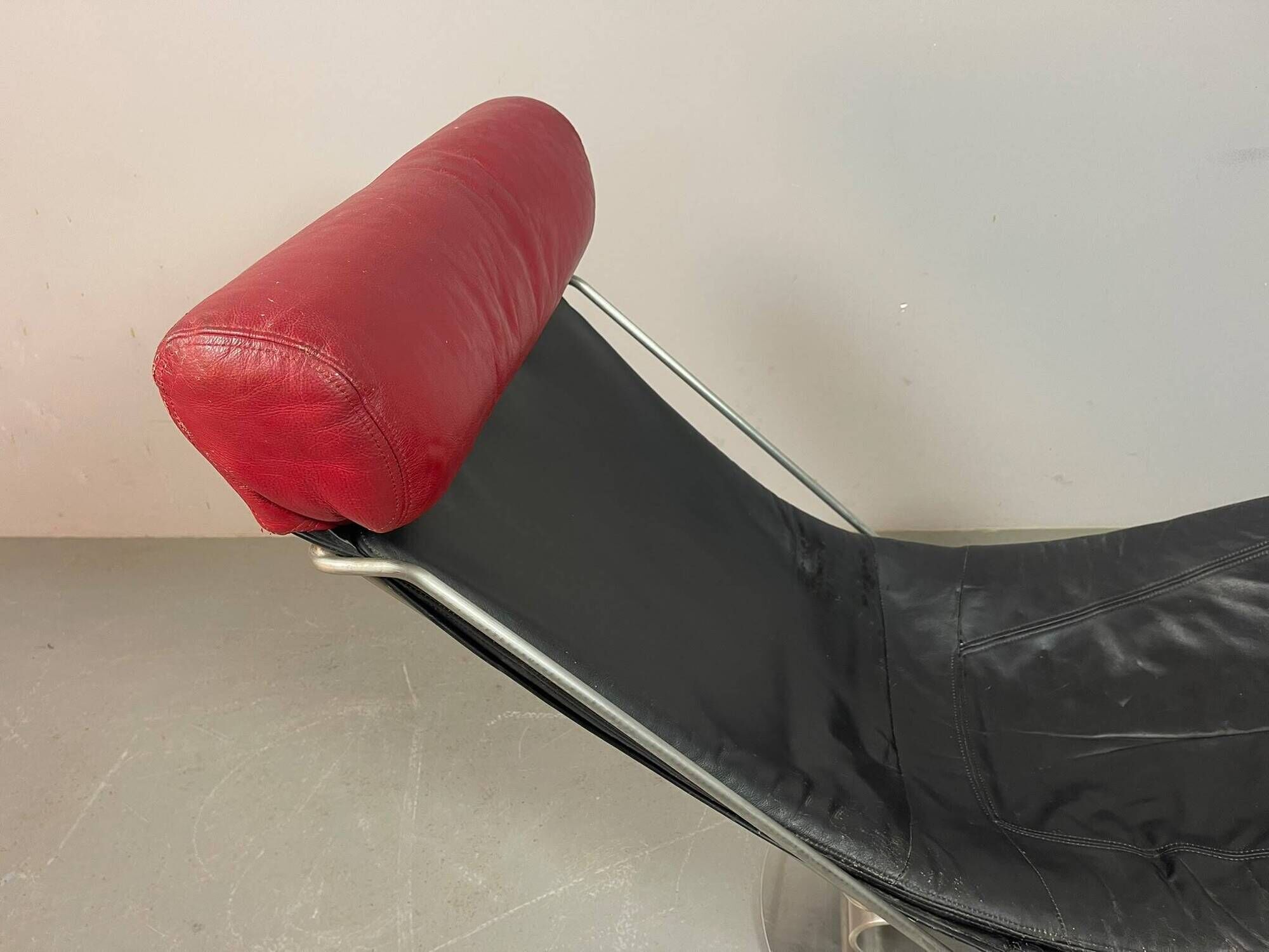 Mid-Century Danish Design ‘Interdane’ Lounge Chair in Black & Red