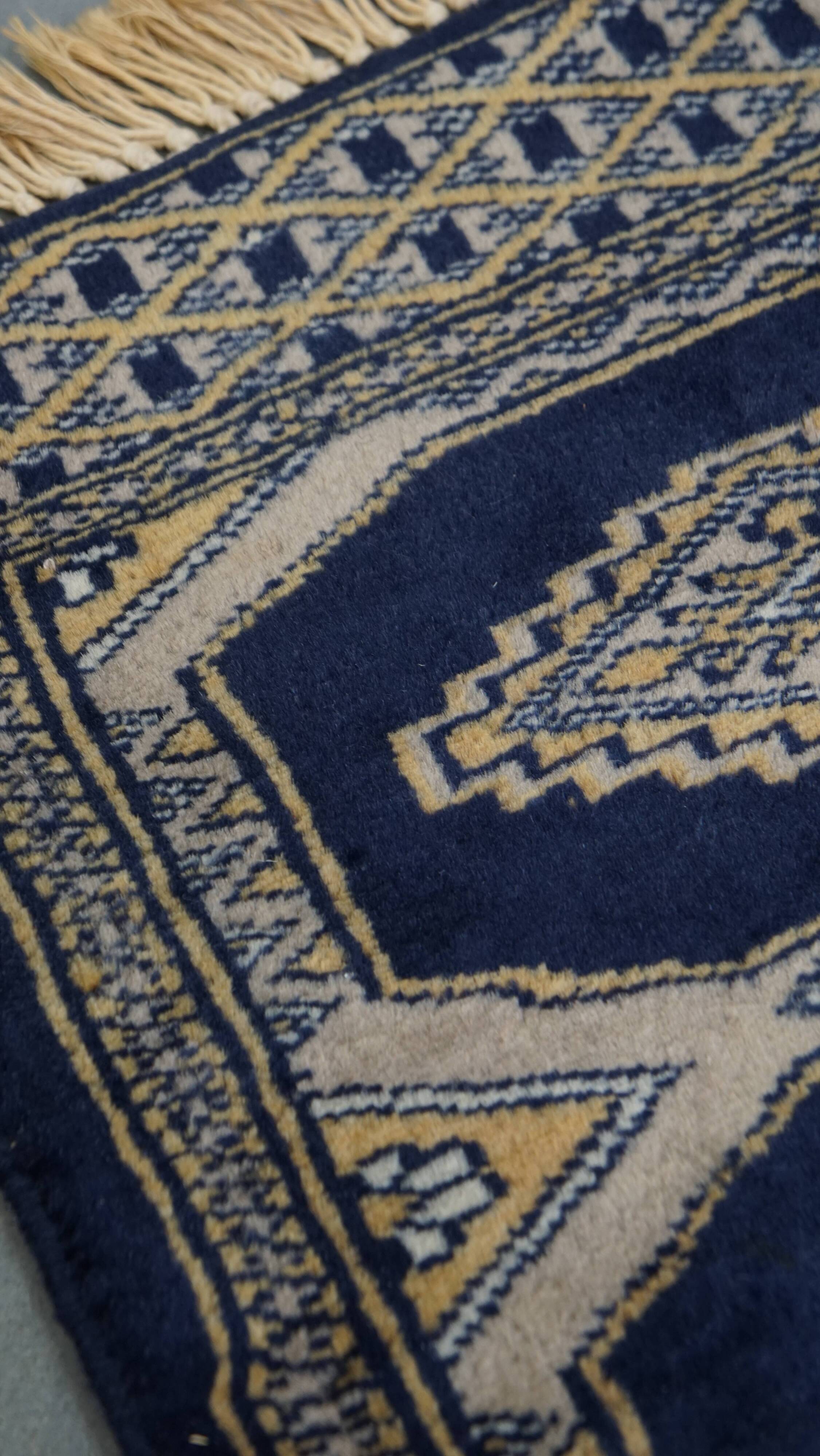 Rug / Runner in Blue and Beige Tones – 67x30cm