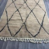 Moroccan wool rug 250cm x 150cm