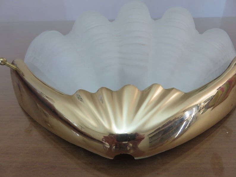 Wall lamp " shell " Art Deco brass and frosted glass 70s