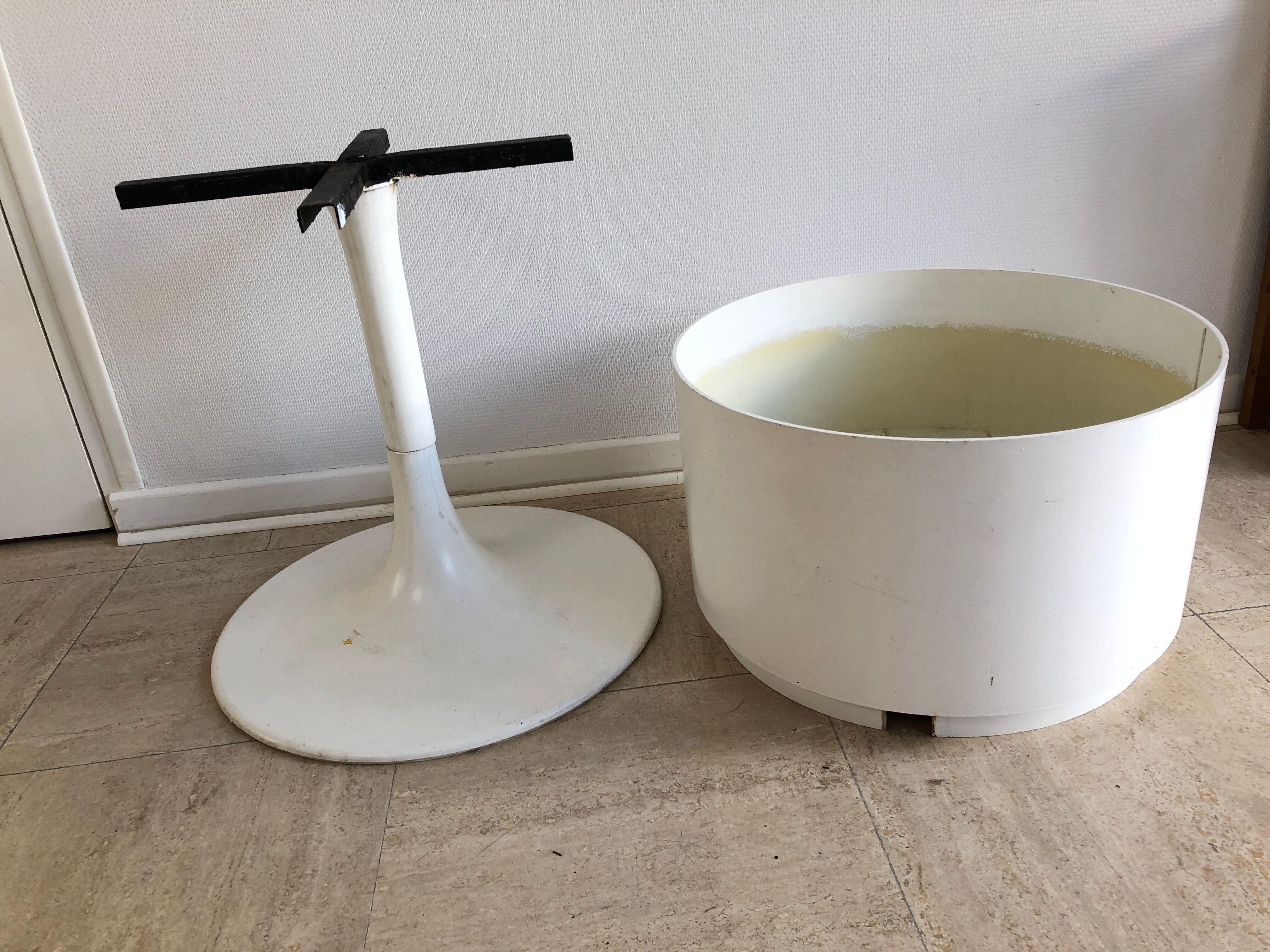 Space Age planter, 70s