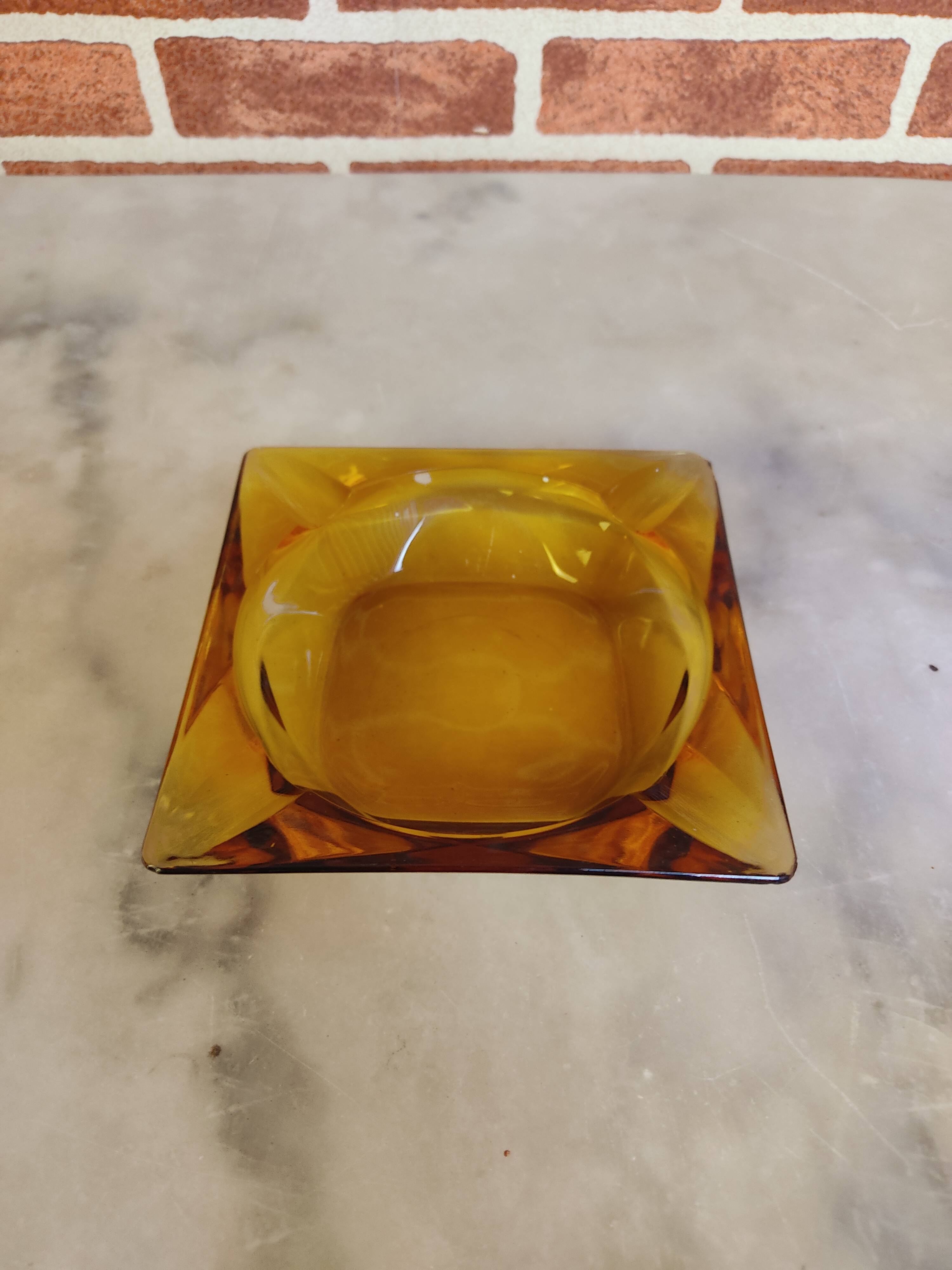 Cendrier ambre des années 60