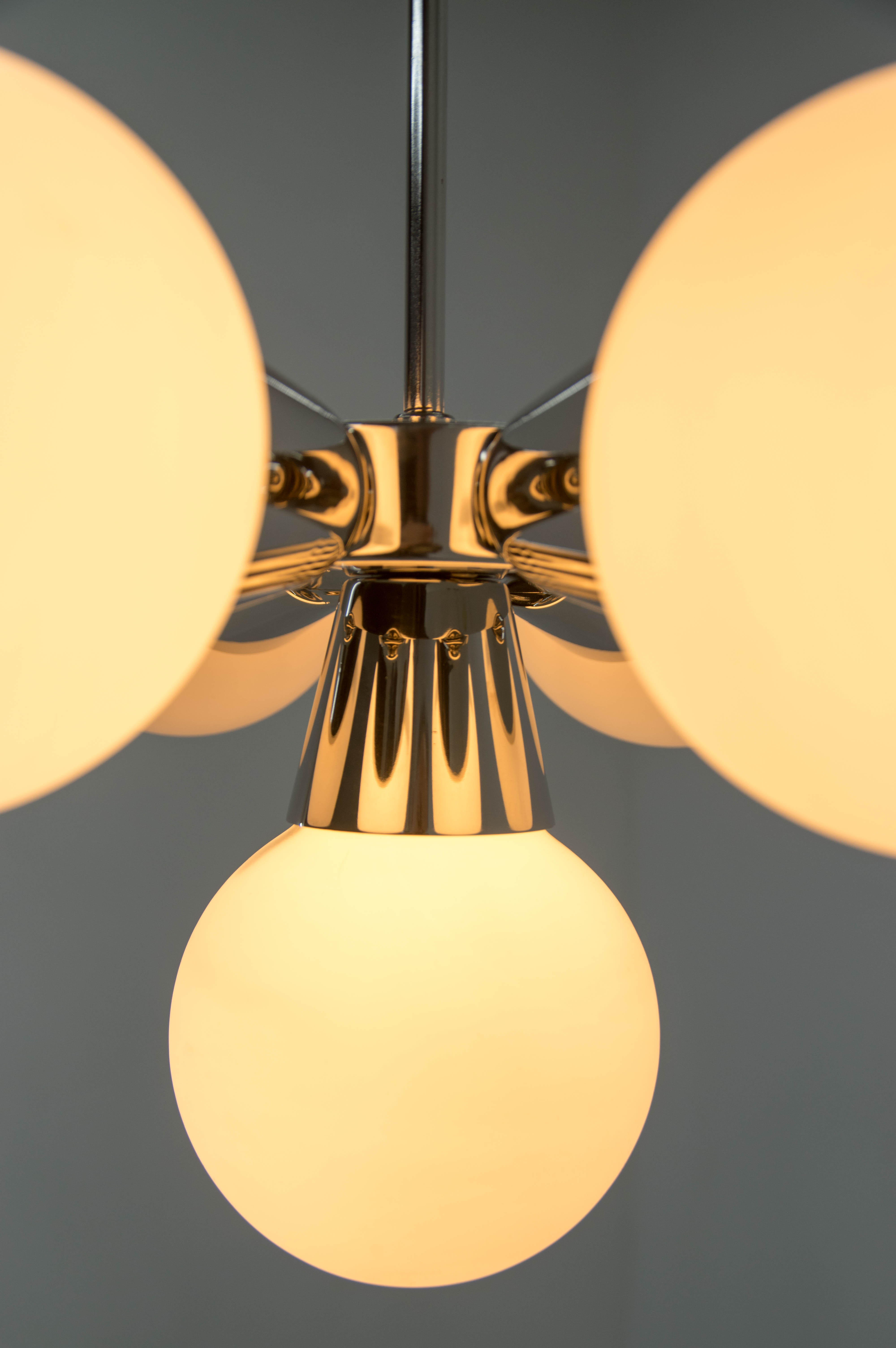 Lustre spoutnik 7-lumières, années 1960, excellent état