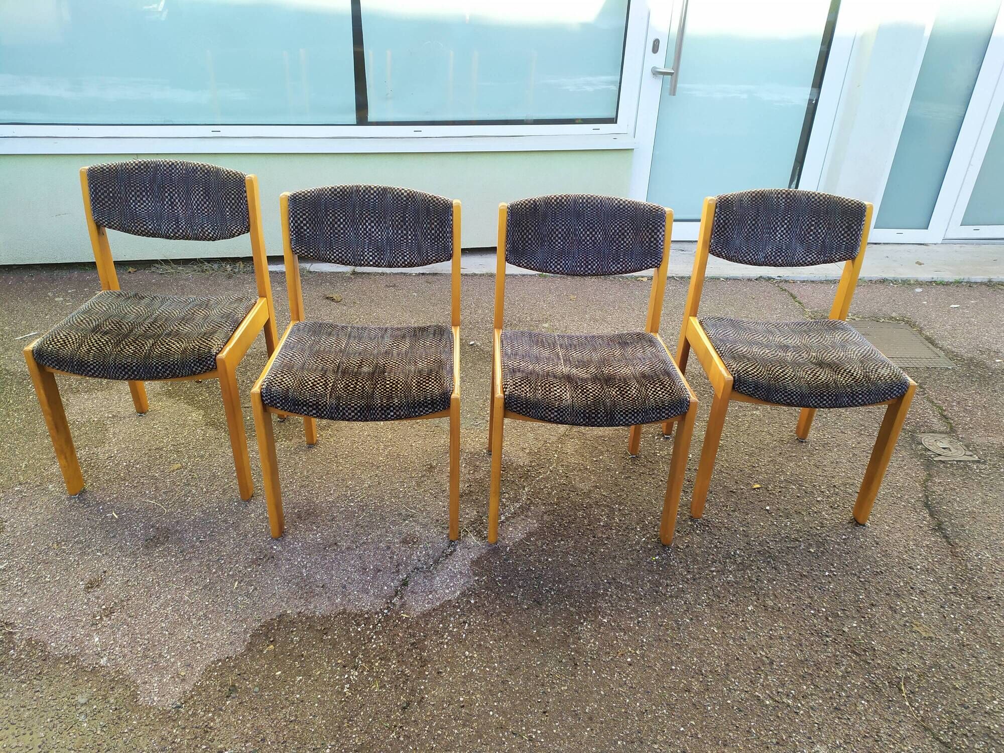 Lot de 4 Chaises en bois blond et tissu gris - Vintage