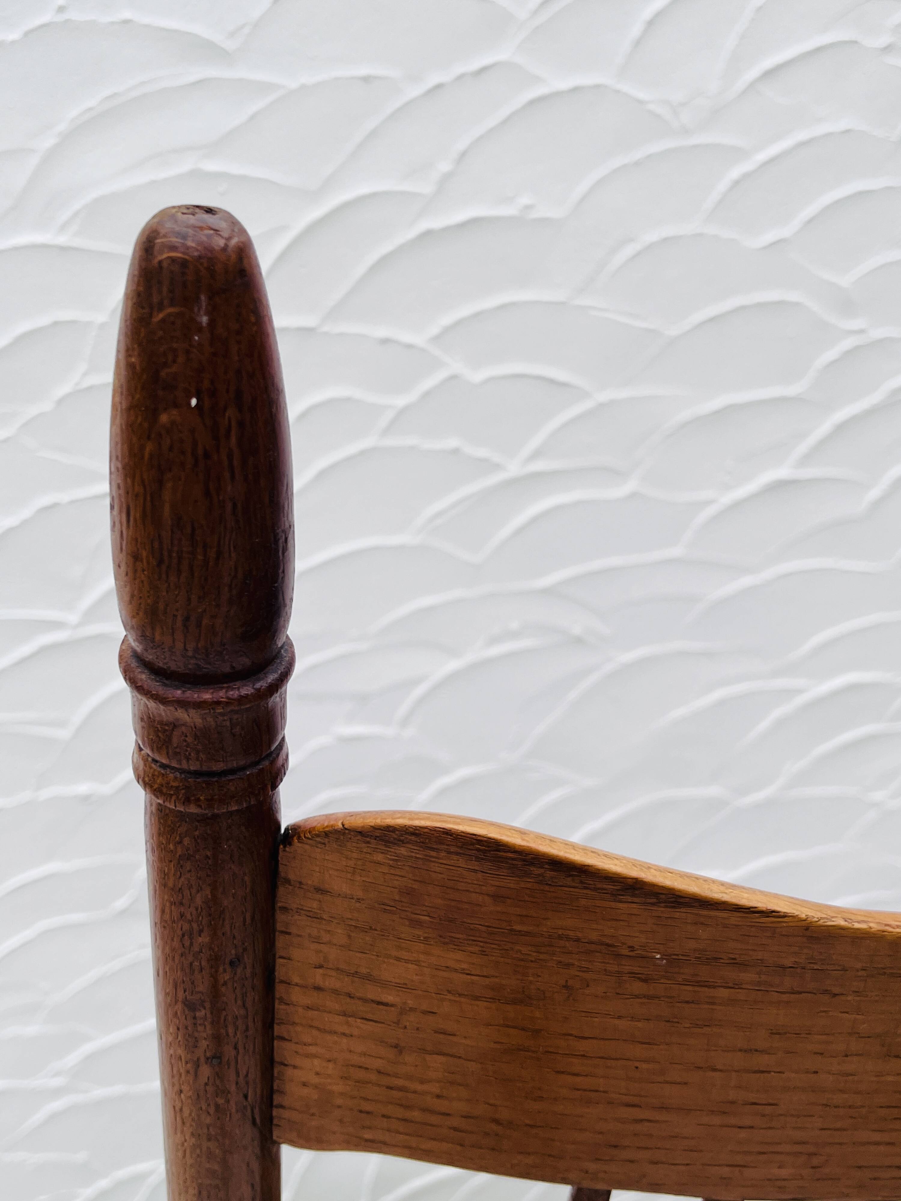 Vintage high chair from the 1960s in solid wood, chic country style.