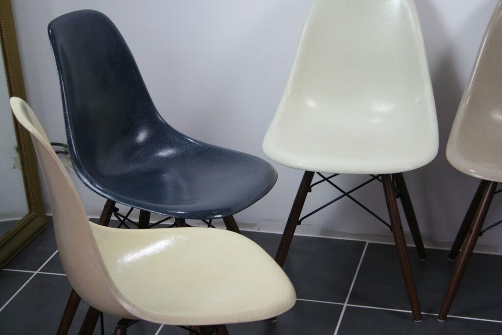 Set of 6 DSW chairs by Charles and Ray Eames for Herman Miller