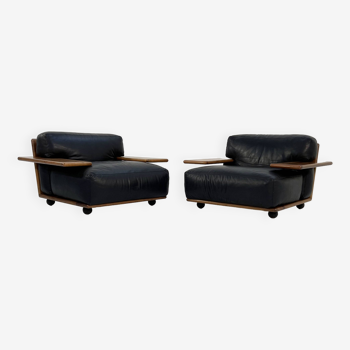 Pair of "Pianura" armchairs in black leather by Mario Bellini for Cassina, 1970