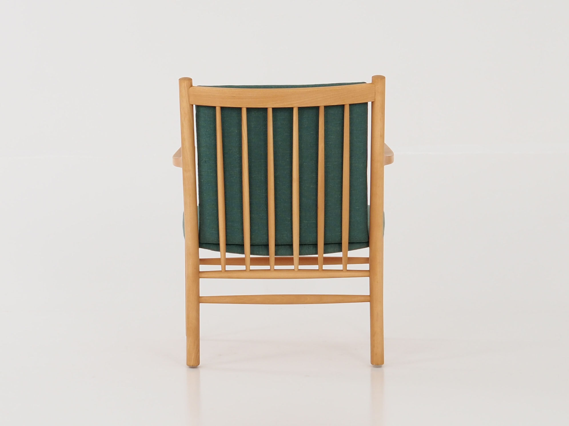 Armchair design J147 by Erik Ole Jørgensen of Tarm Stole & Møbelfabrik.