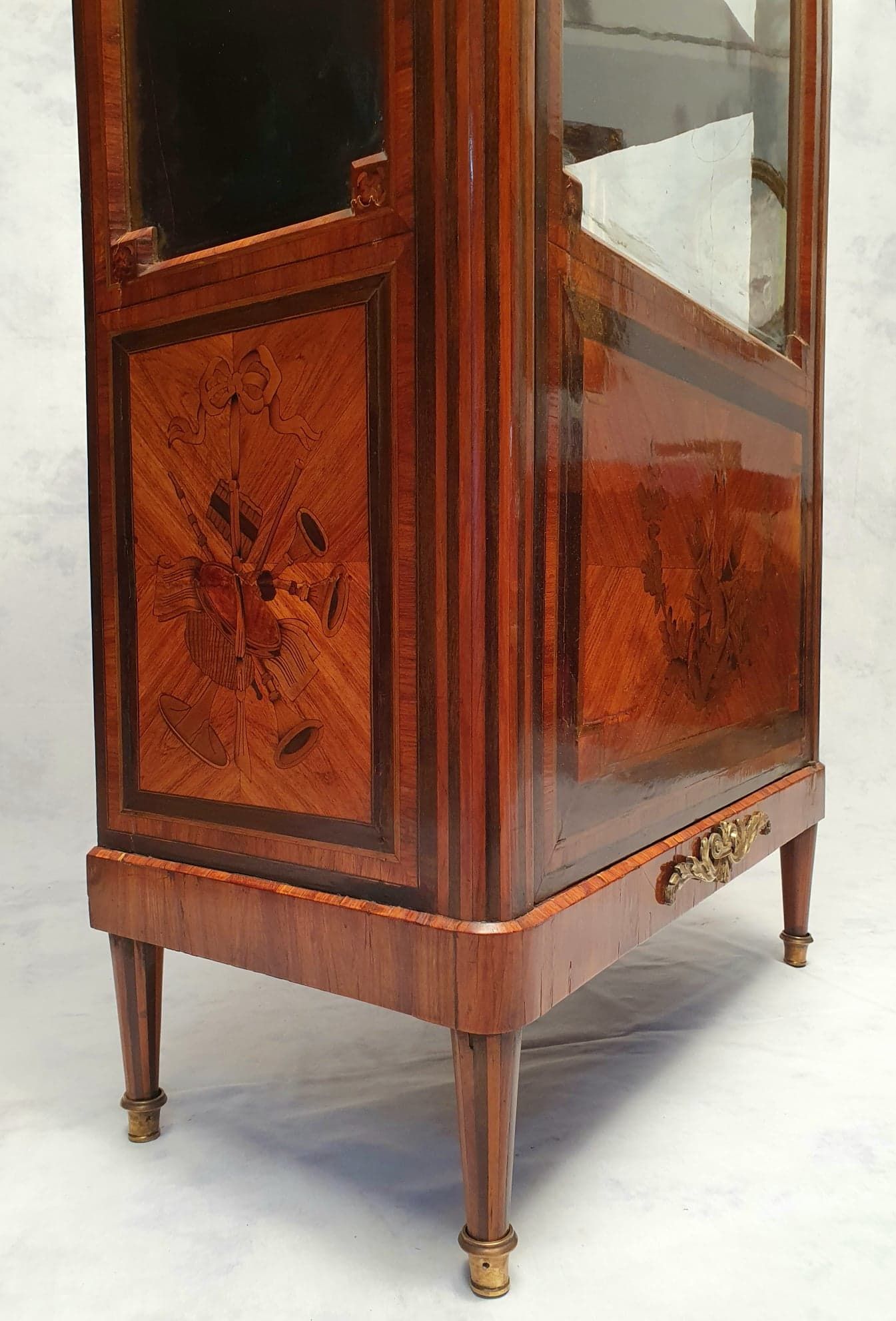 Louis XVI style showcase in marquetry - rosewood - rosewood - 19th