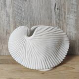Shell tea light holder