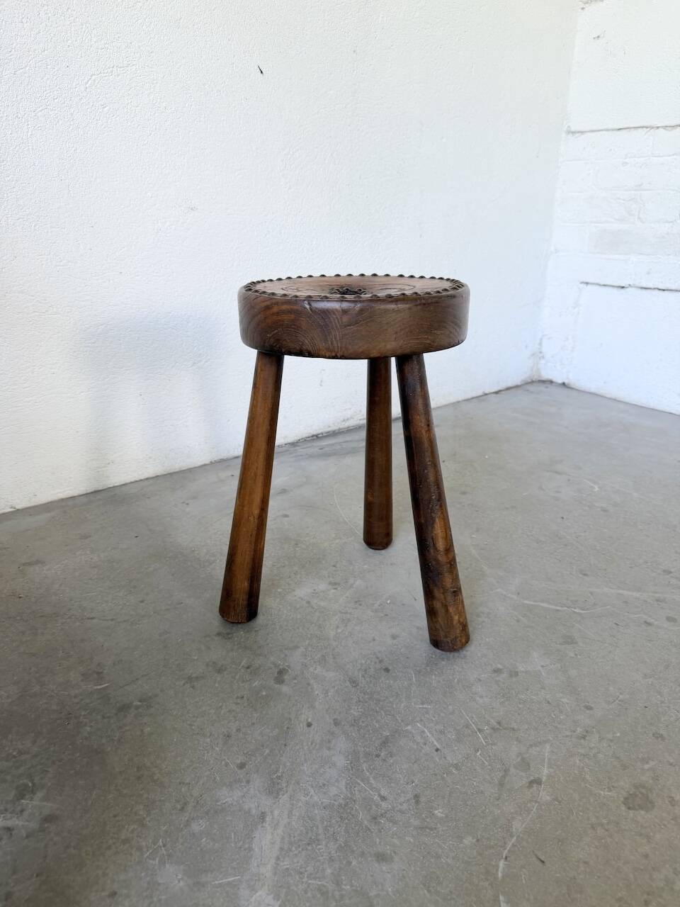 Three-legged shepherd stool oak