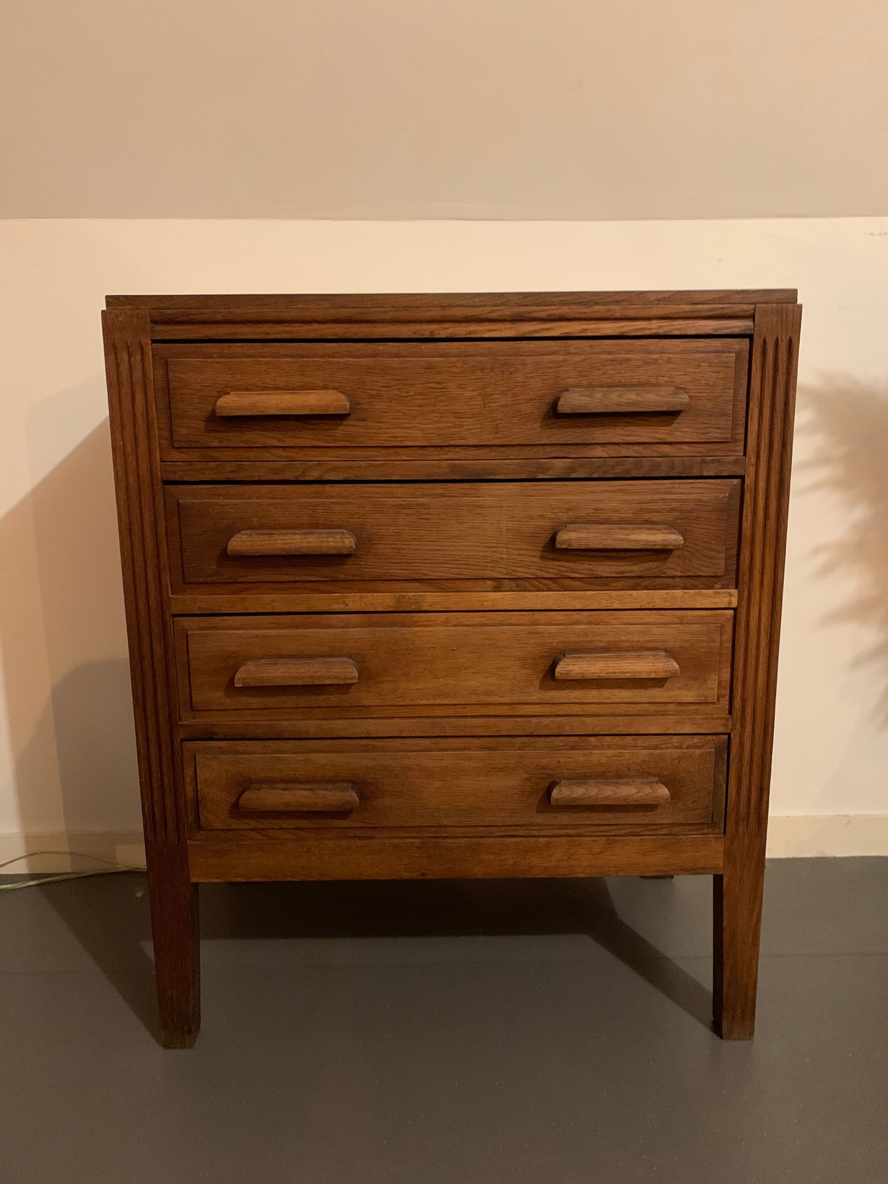 Vintage wooden chest of drawers