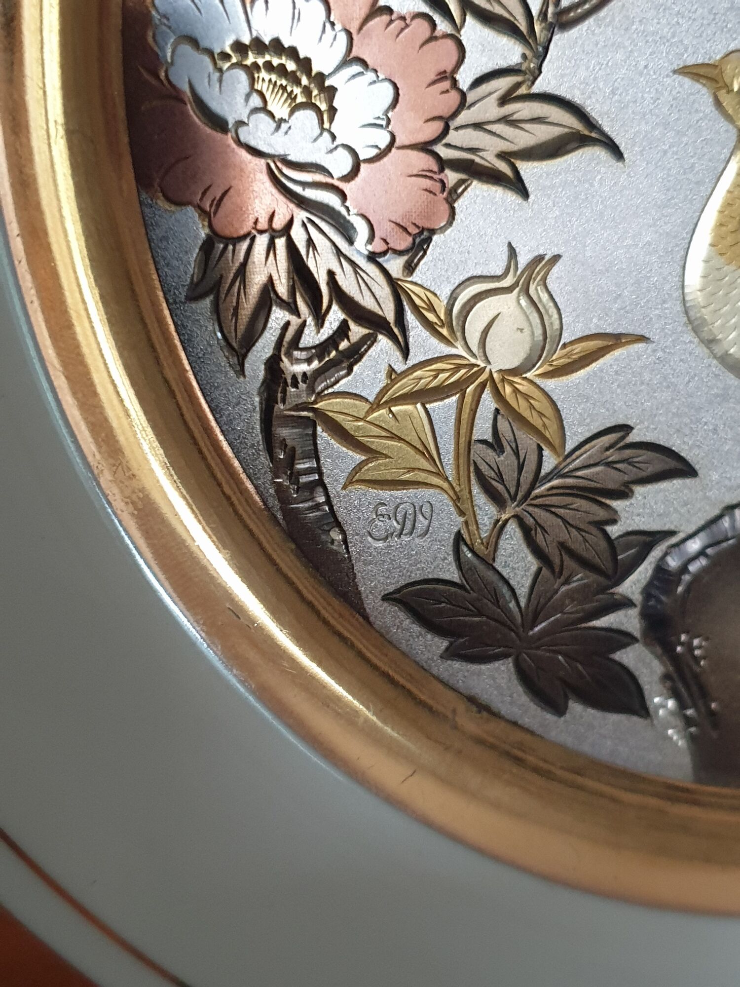 Chokin traditional Japanese art plate limited edition numbered (3472/7500) and signed.